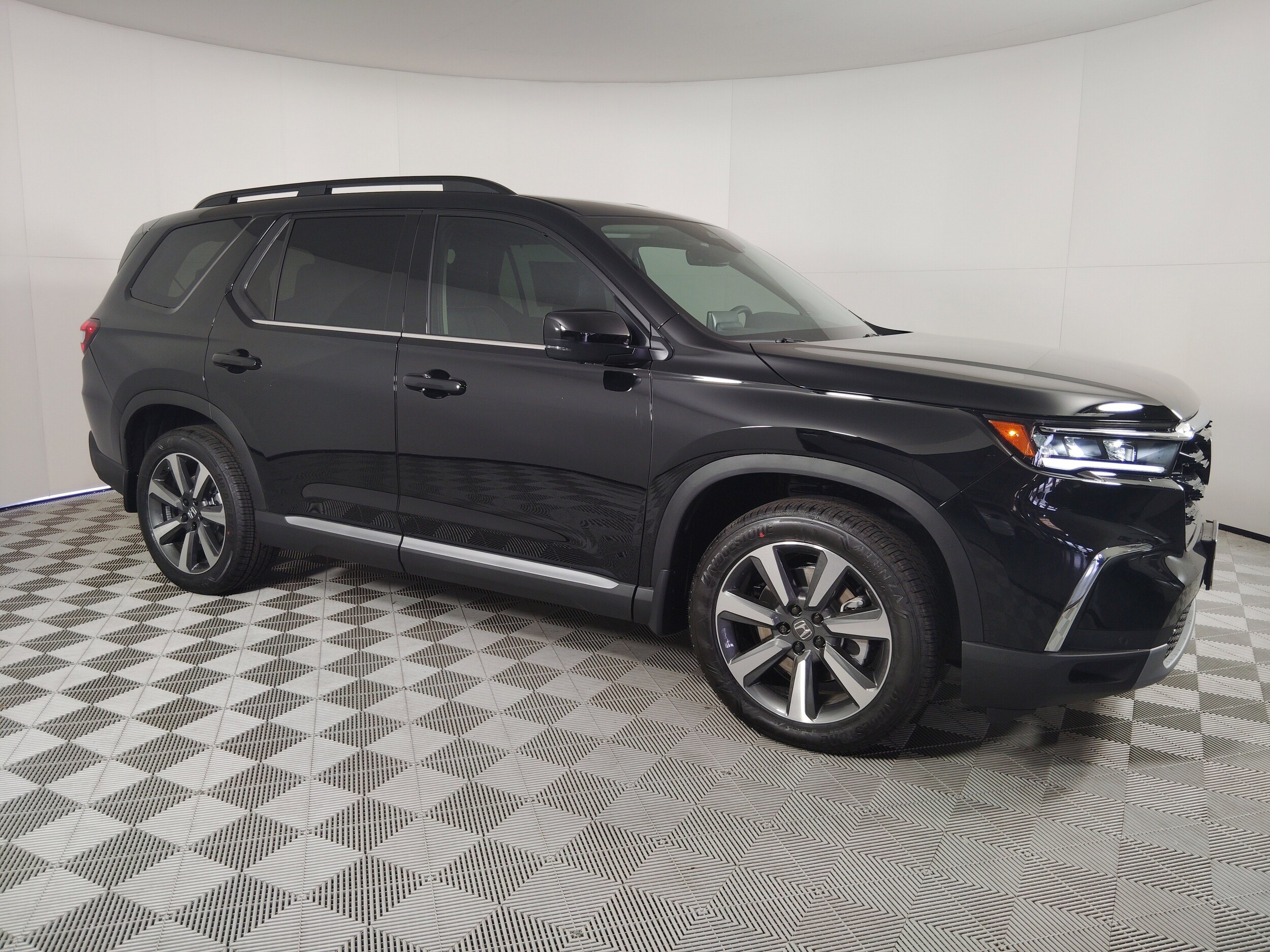 2025 Honda Pilot Elite photo 2