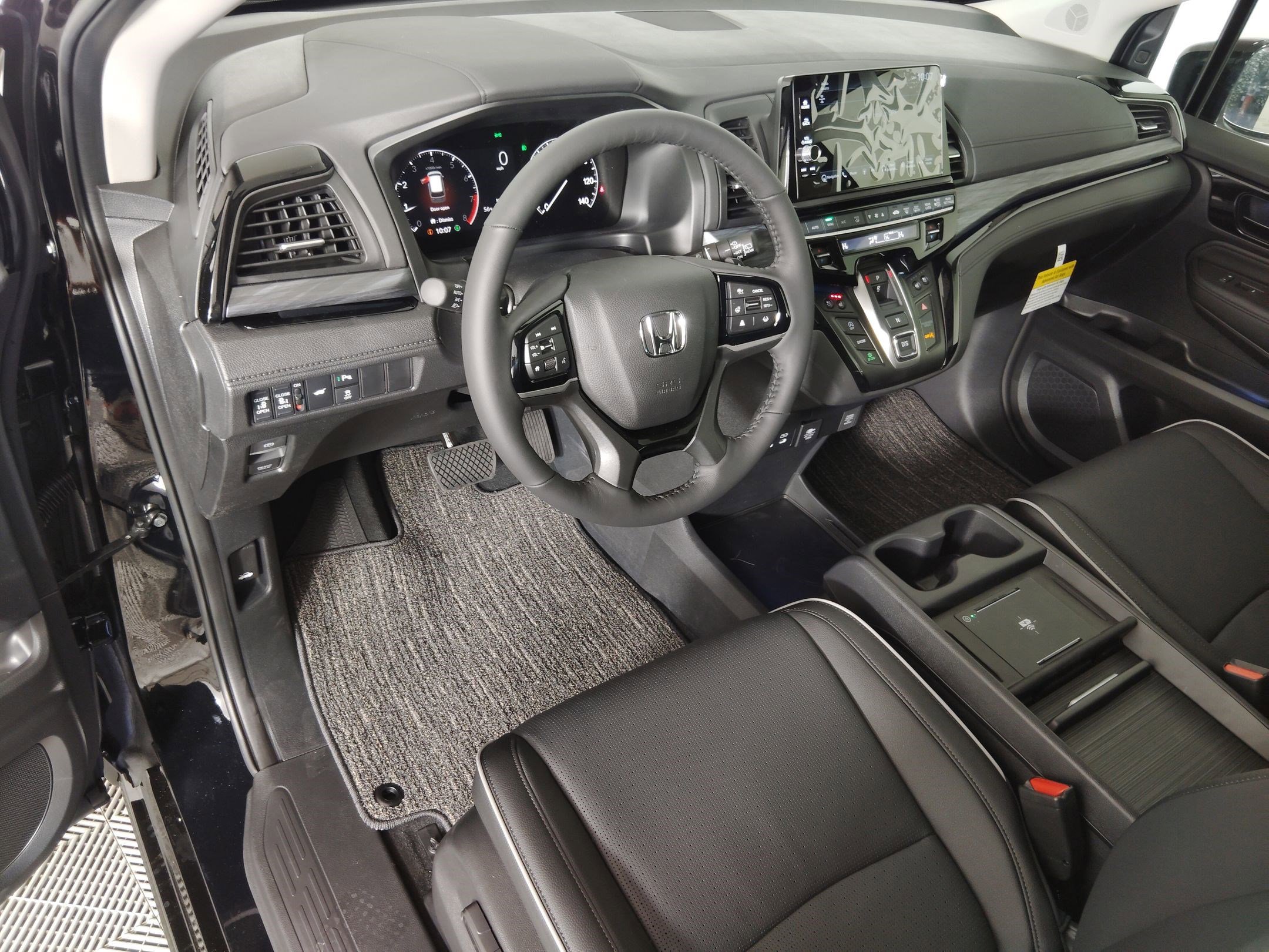 2026 Honda Odyssey Elite photo 4