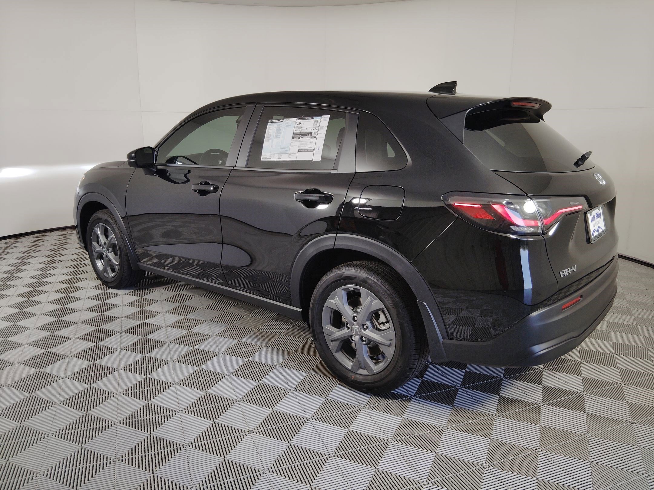 2026 Honda HR-V LX photo 2