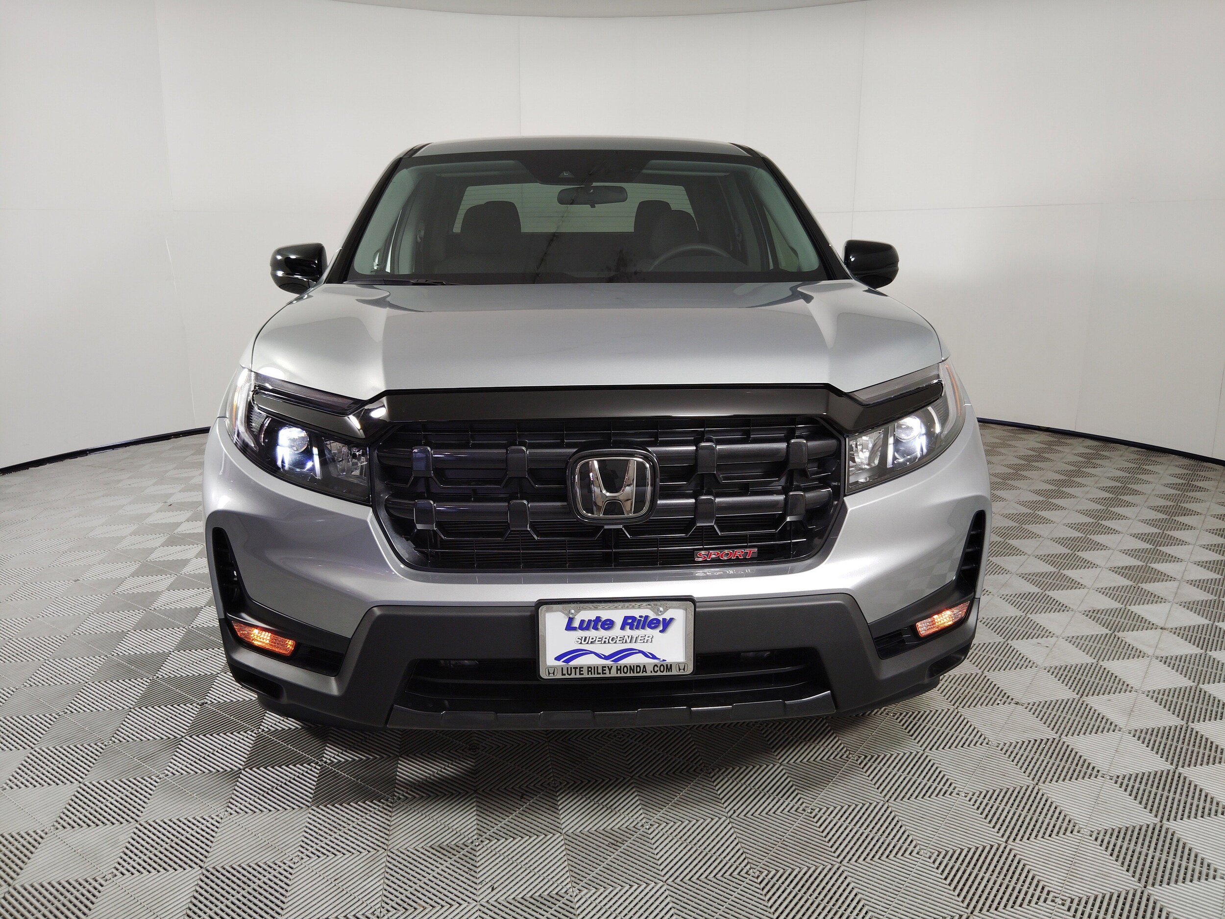 2025 Honda Ridgeline Sport photo 3
