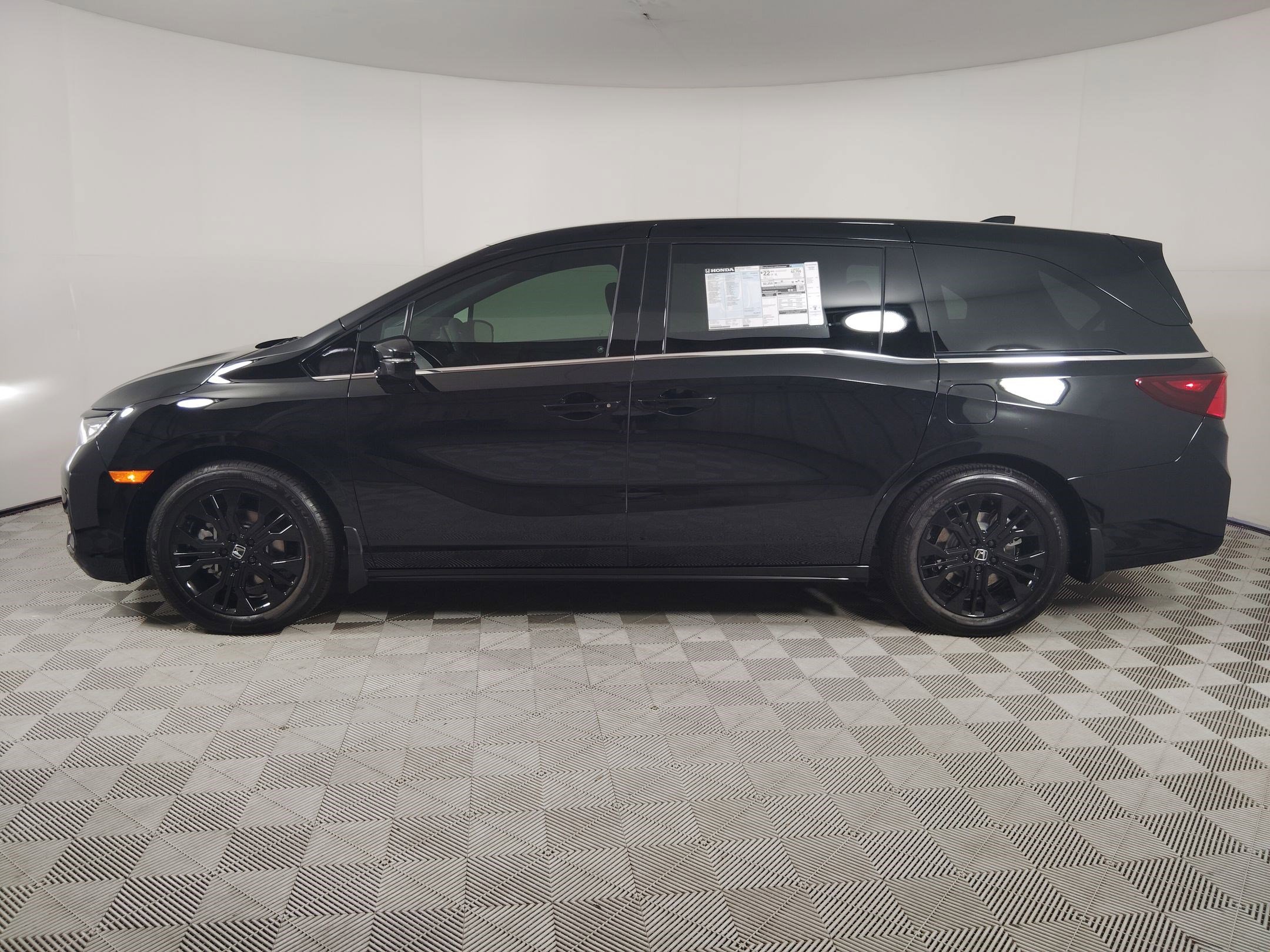 2026 Honda Odyssey photo 2