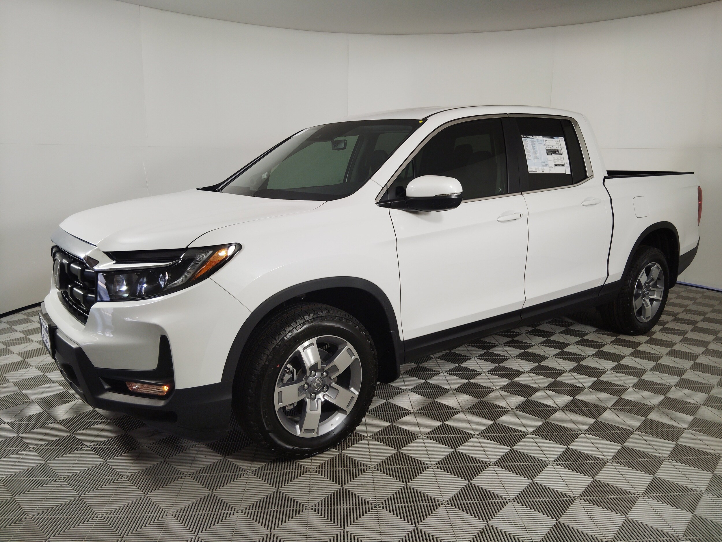 2025 Honda Ridgeline RTL photo 4