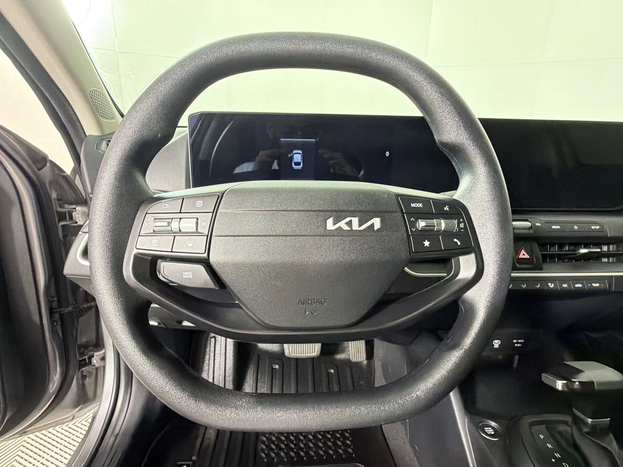 2025 Kia K4 LXS - Photo 17