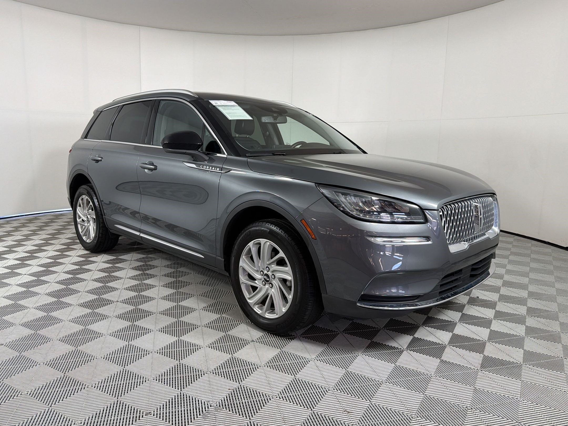 Corsair Standard SUV