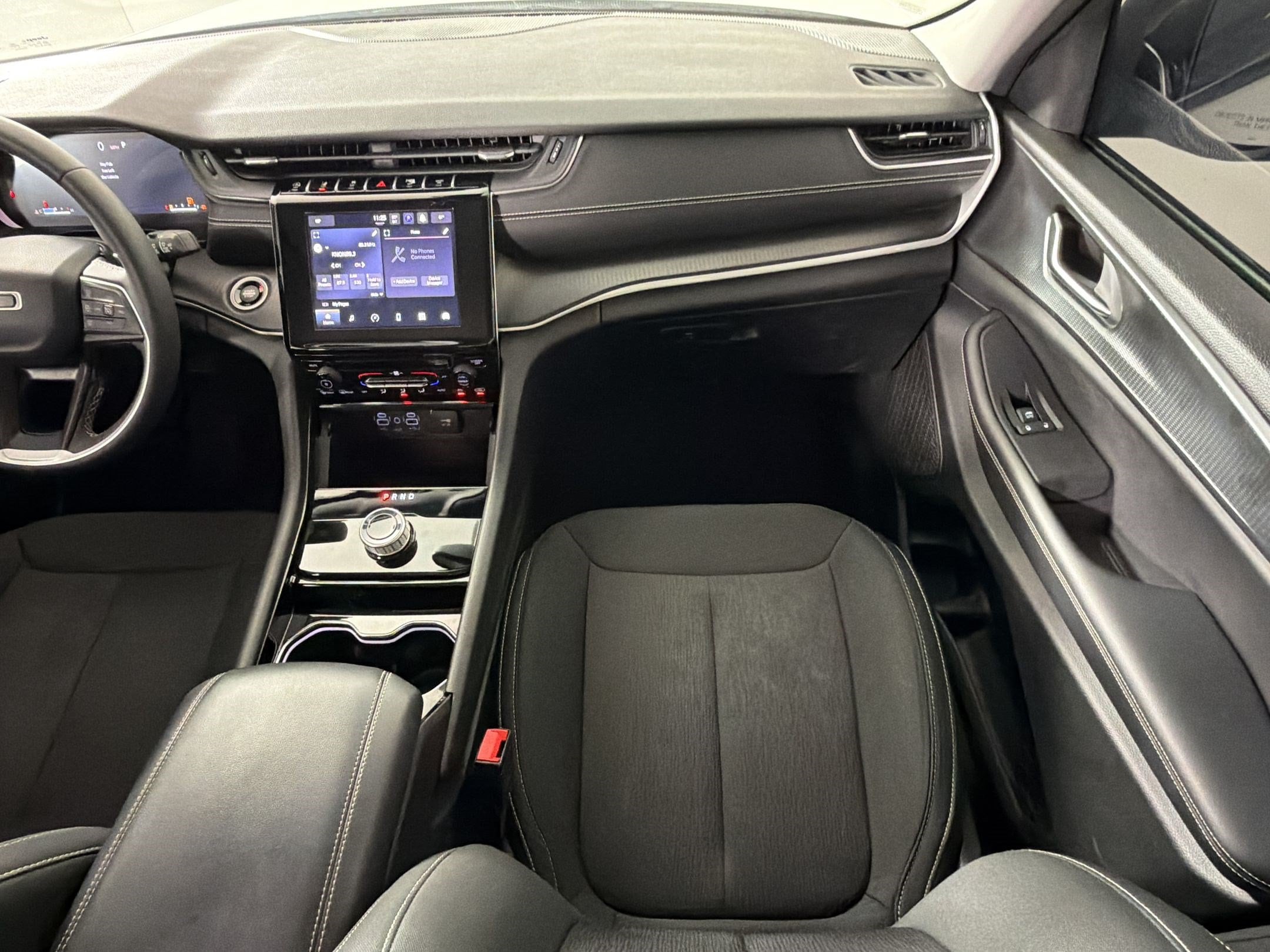 2023 Jeep Grand Cherokee Laredo - Photo 29