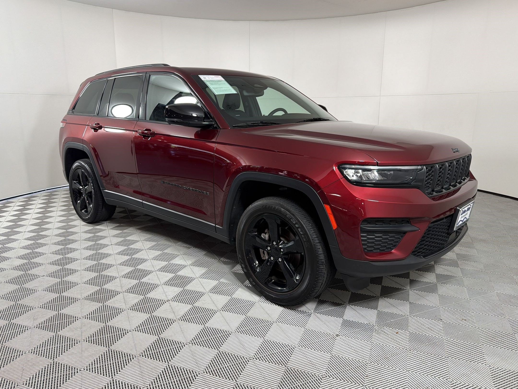 2023 Jeep Grand Cherokee Altitude - Photo 7