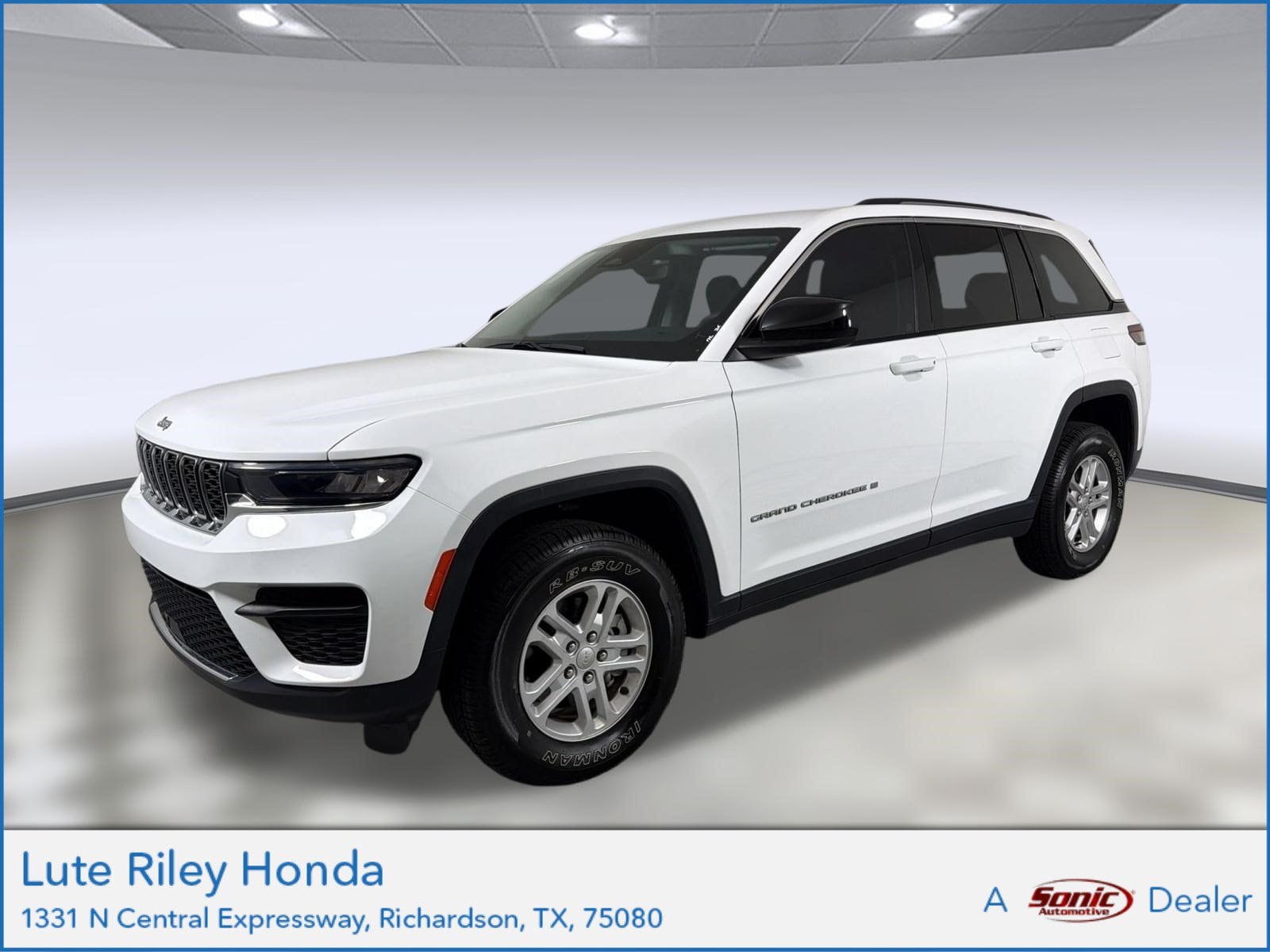 2023 Jeep Grand Cherokee Laredo's photo