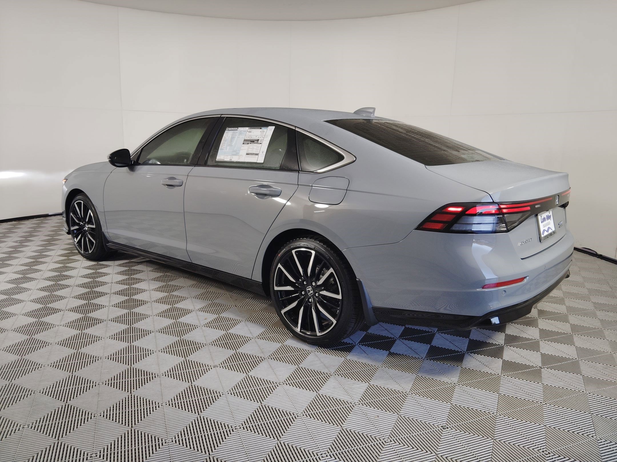 2025 Honda Accord Hybrid Touring photo 3