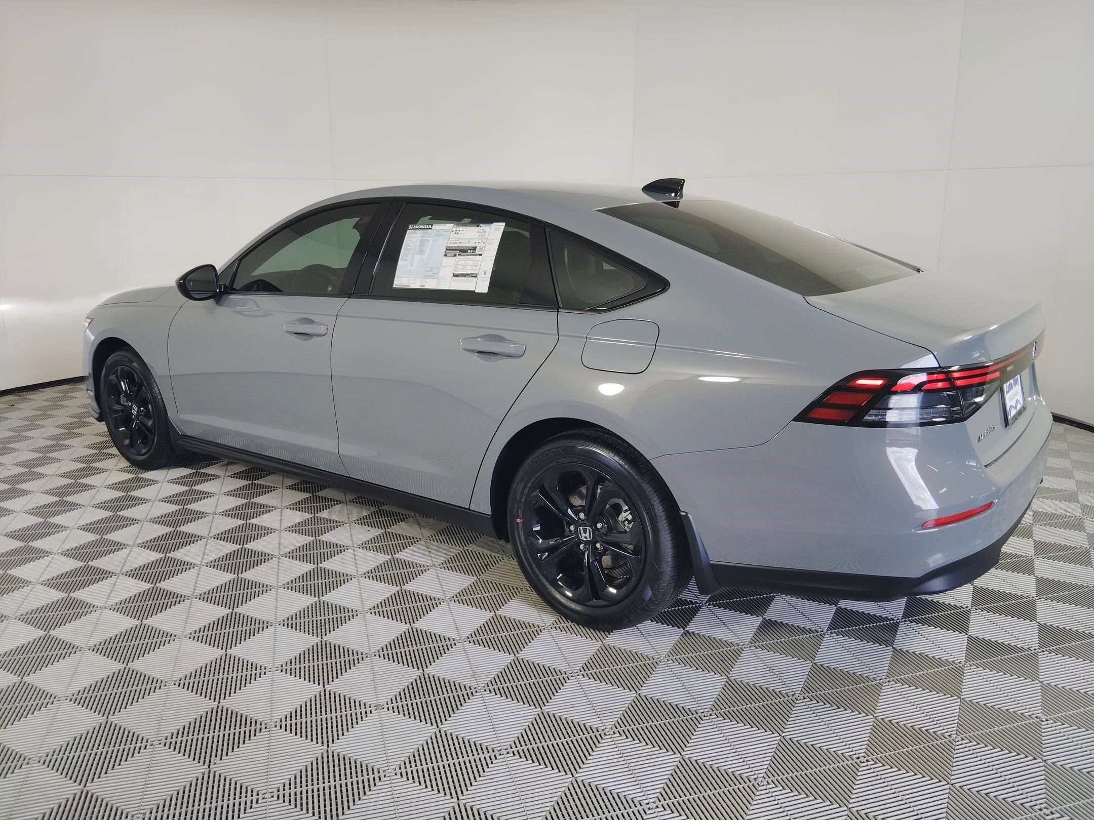 2025 Honda Accord SE photo 2