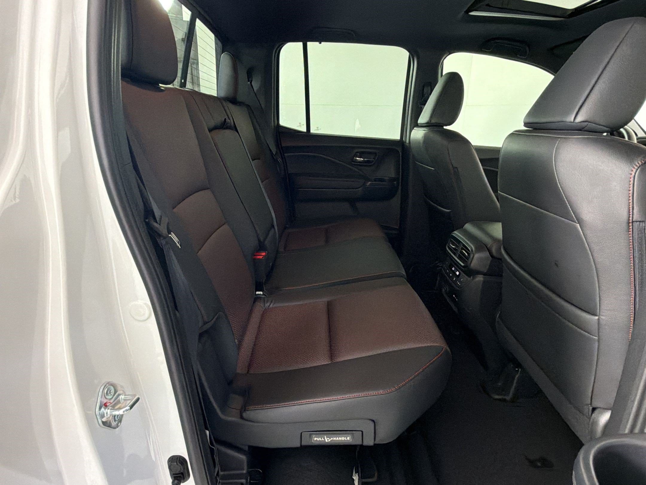 2025 Honda Ridgeline Black Edition - Photo 31