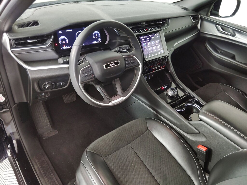 Used 2023 Jeep Grand Cherokee Laredo SUV