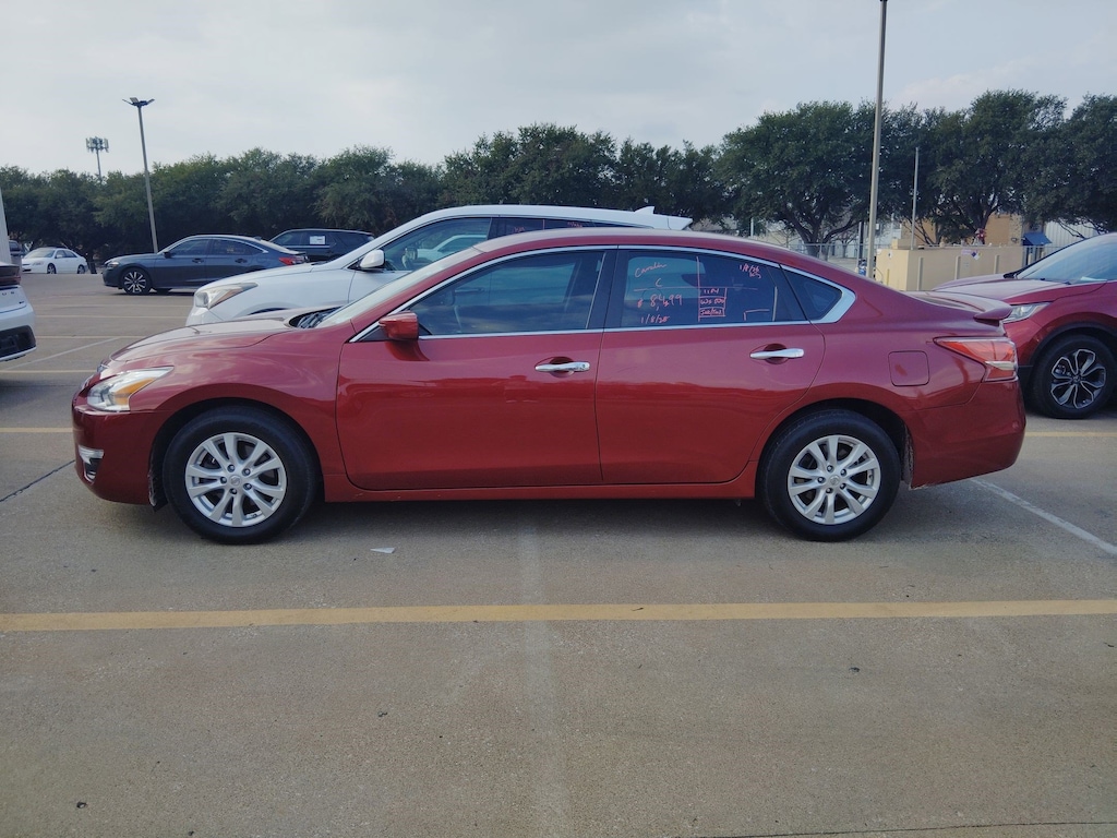 Used 2014 Nissan Altima 2.5 S Sedan
