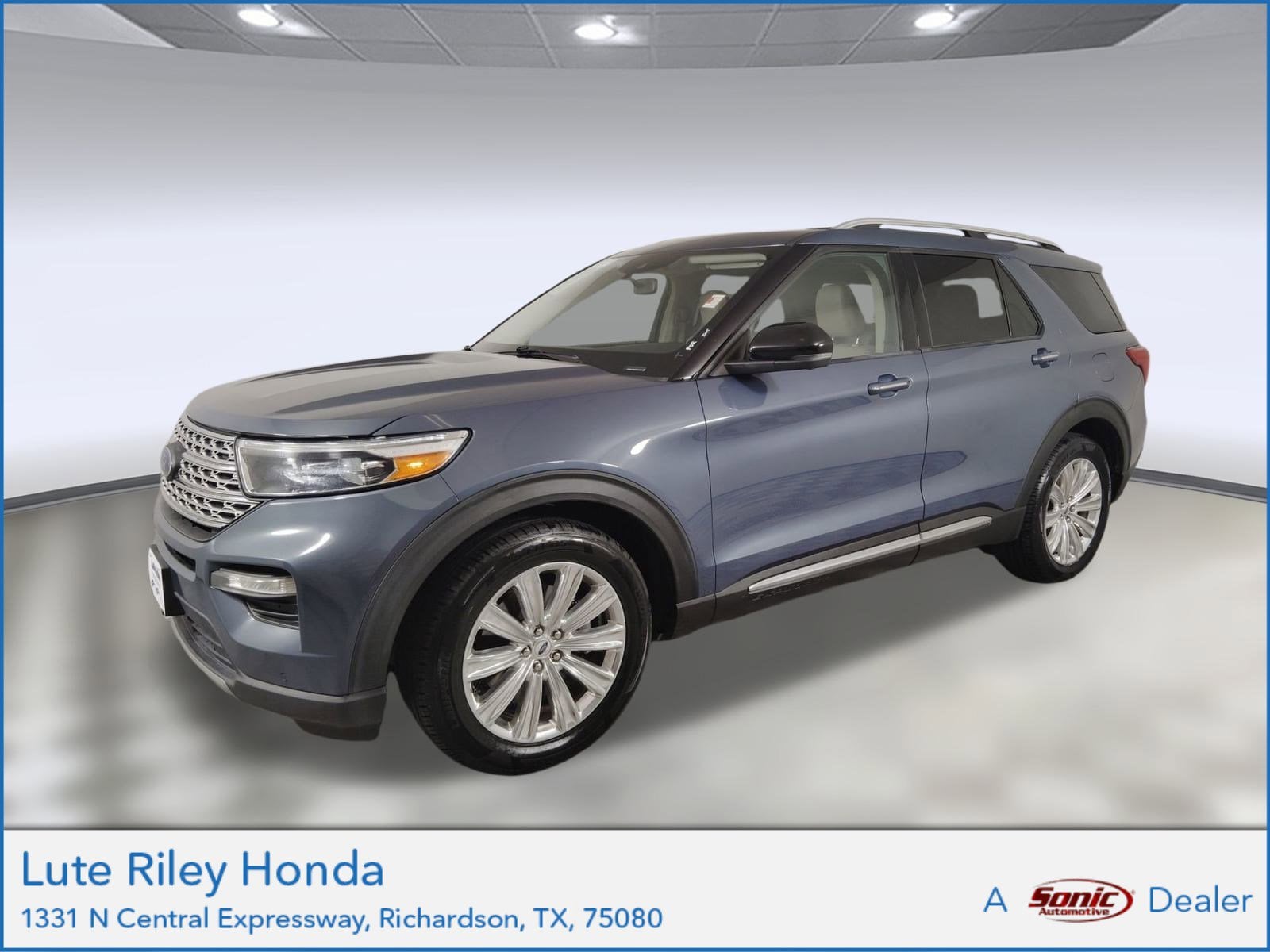 2021 Ford Explorer Limited's photo