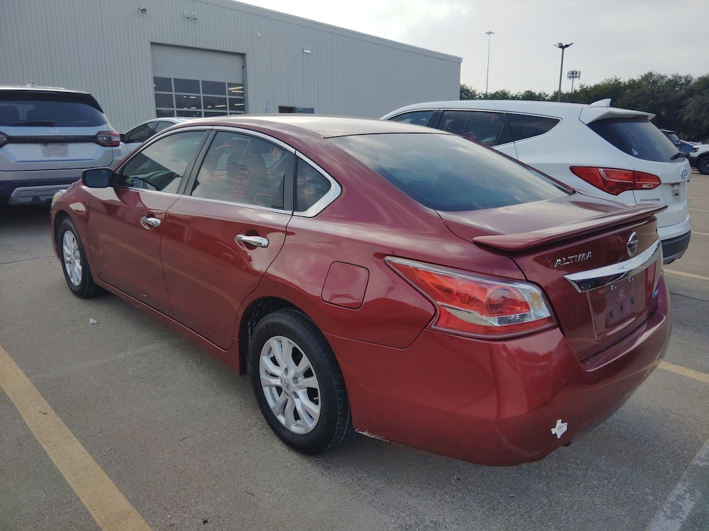 Used 2014 Nissan Altima 2.5 S Sedan