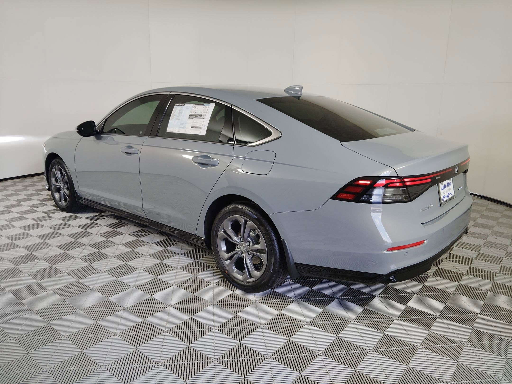 2025 Honda Accord Hybrid EX-L photo 3