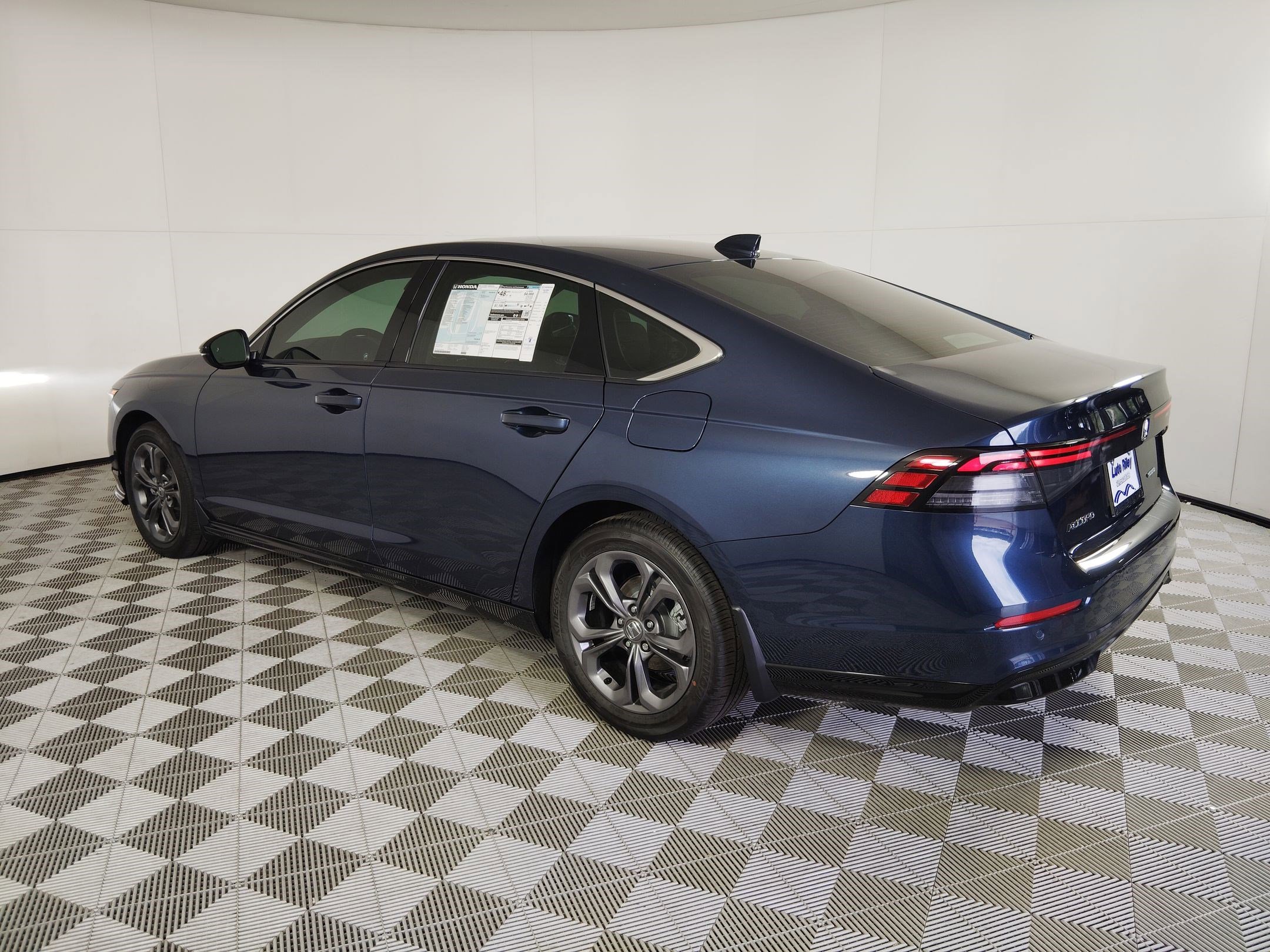 2025 Honda Accord Hybrid EX-L photo 3