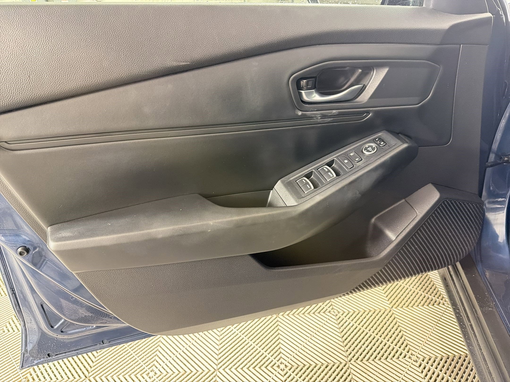 2023 Honda Accord EX - Photo 13