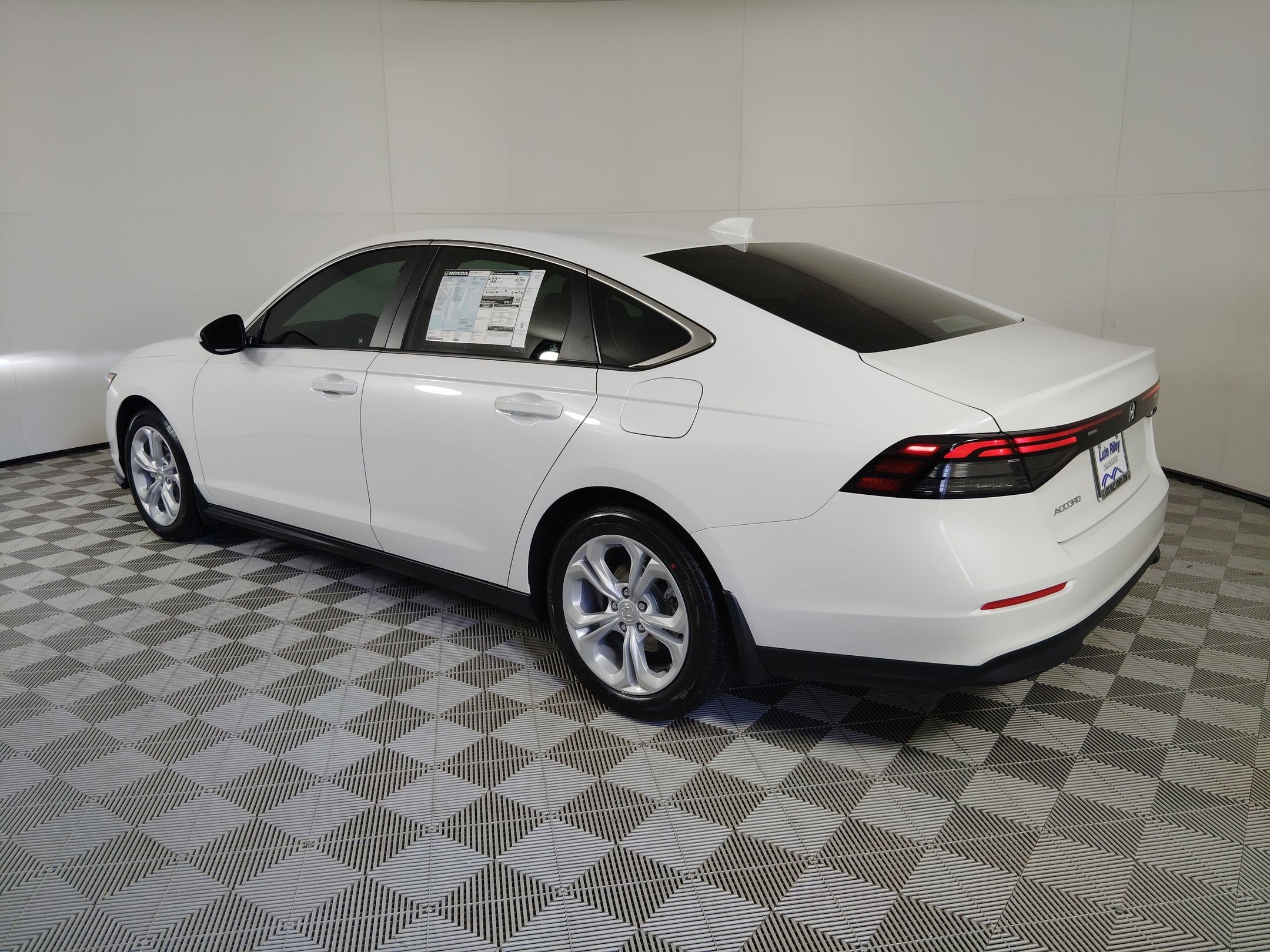 2025 Honda Accord LX photo 3