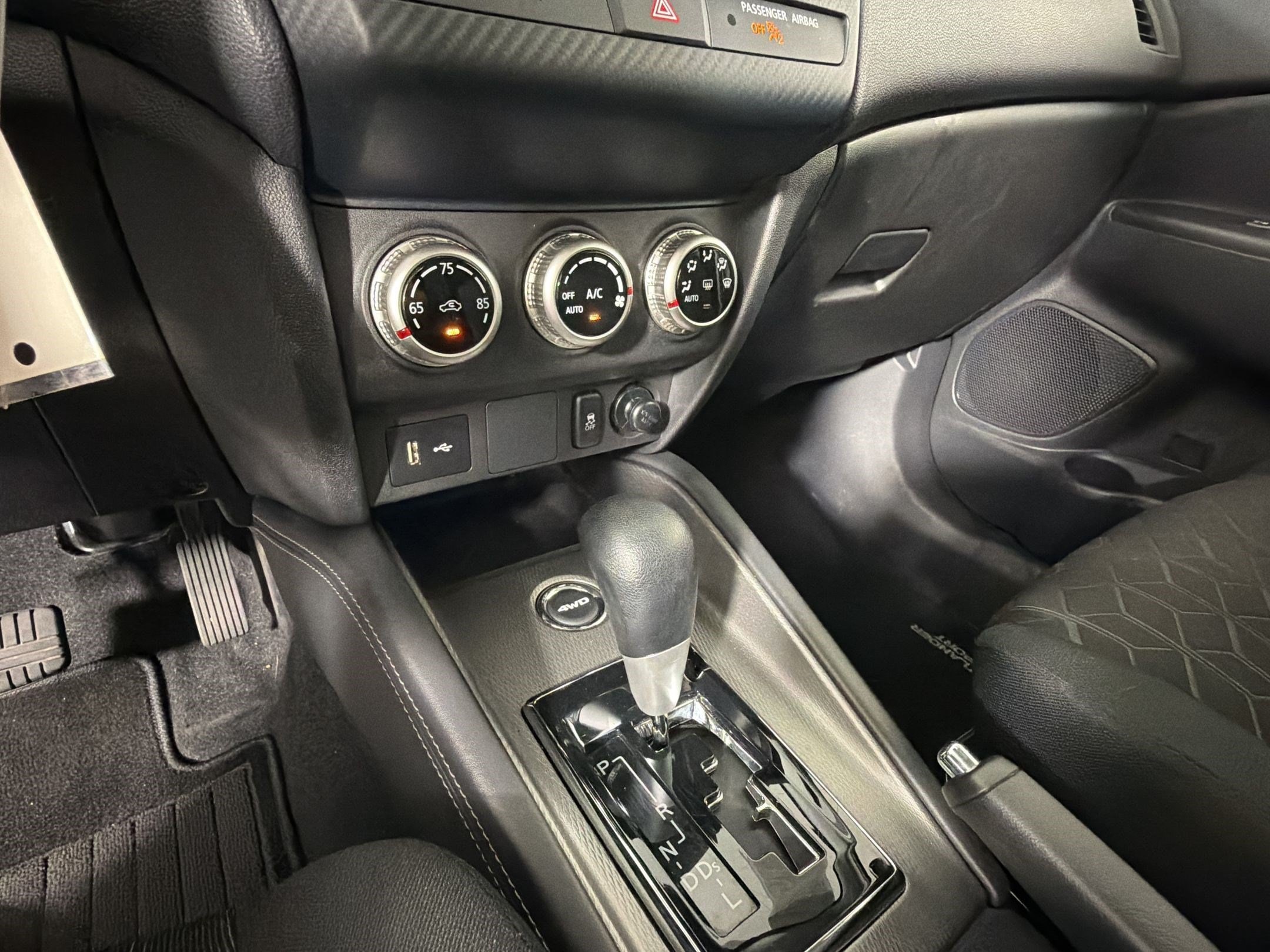 2025 Mitsubishi Outlander Sport ES - Photo 16