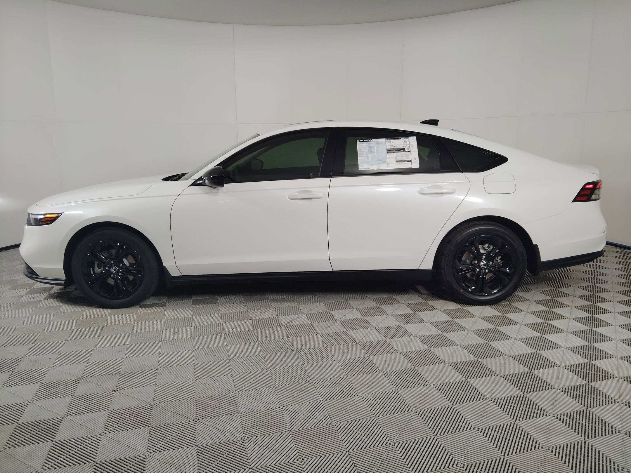 2025 Honda Accord SE photo 2
