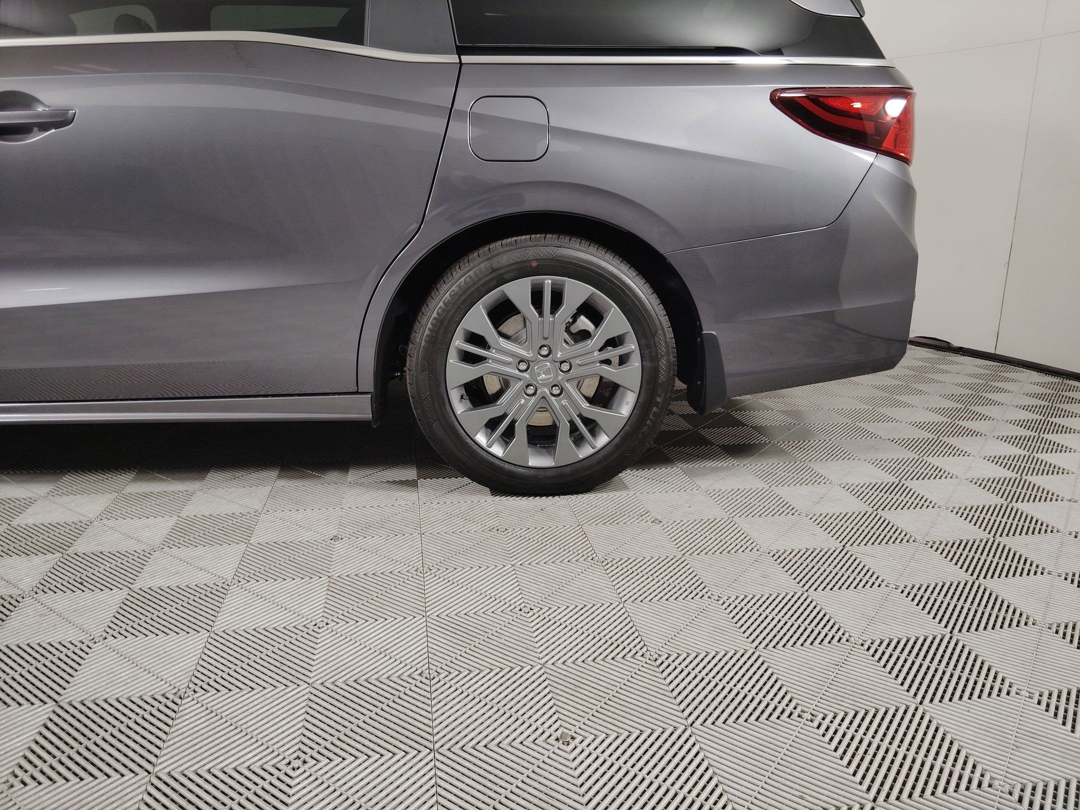 2026 Honda Odyssey Touring - Photo 11