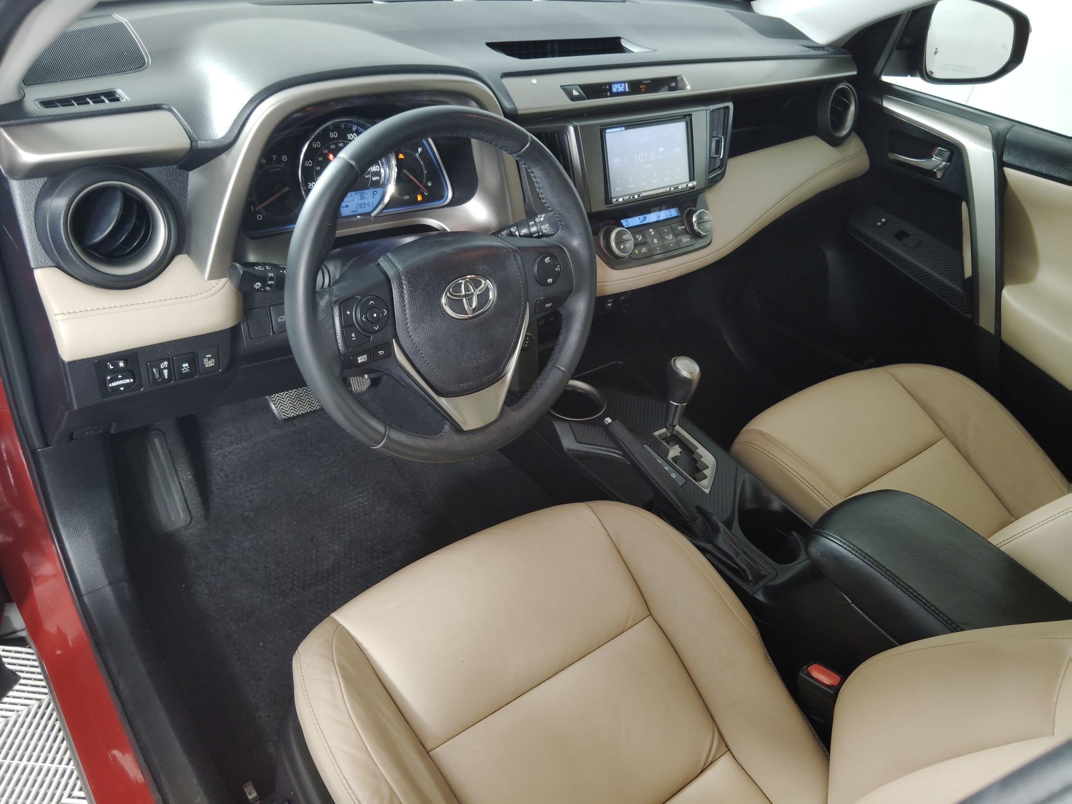 2014 Toyota RAV4 Limited photo 3