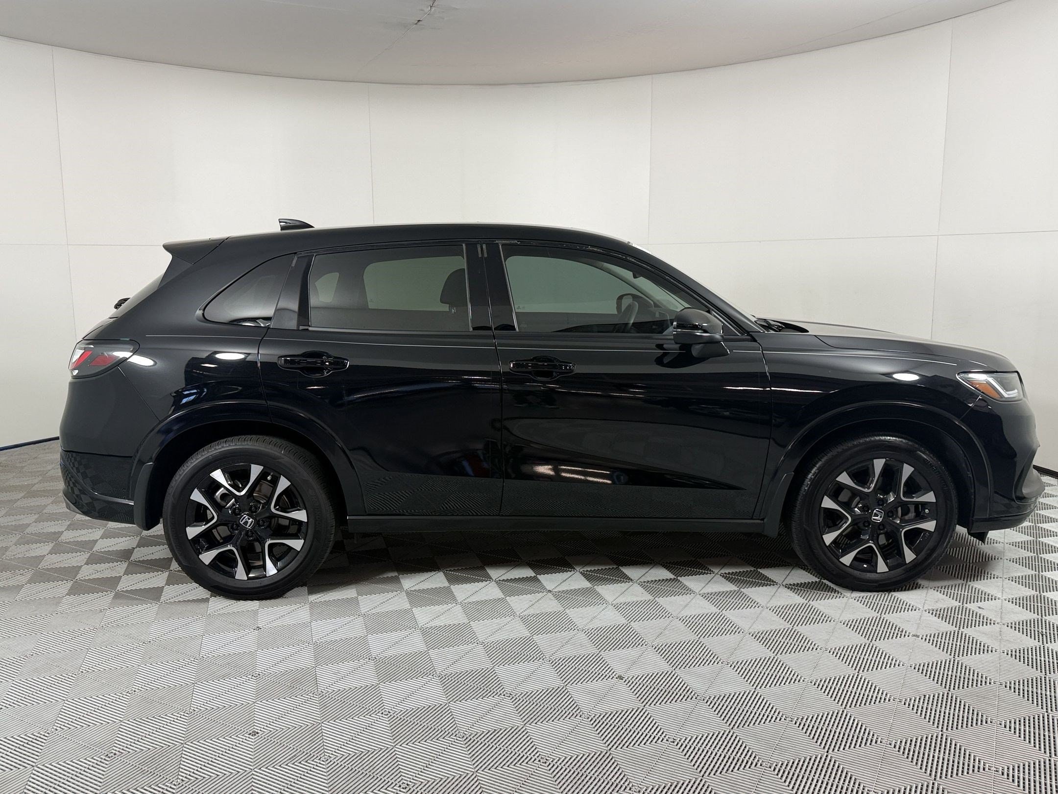 2026 Honda HR-V EX-L - Photo 8