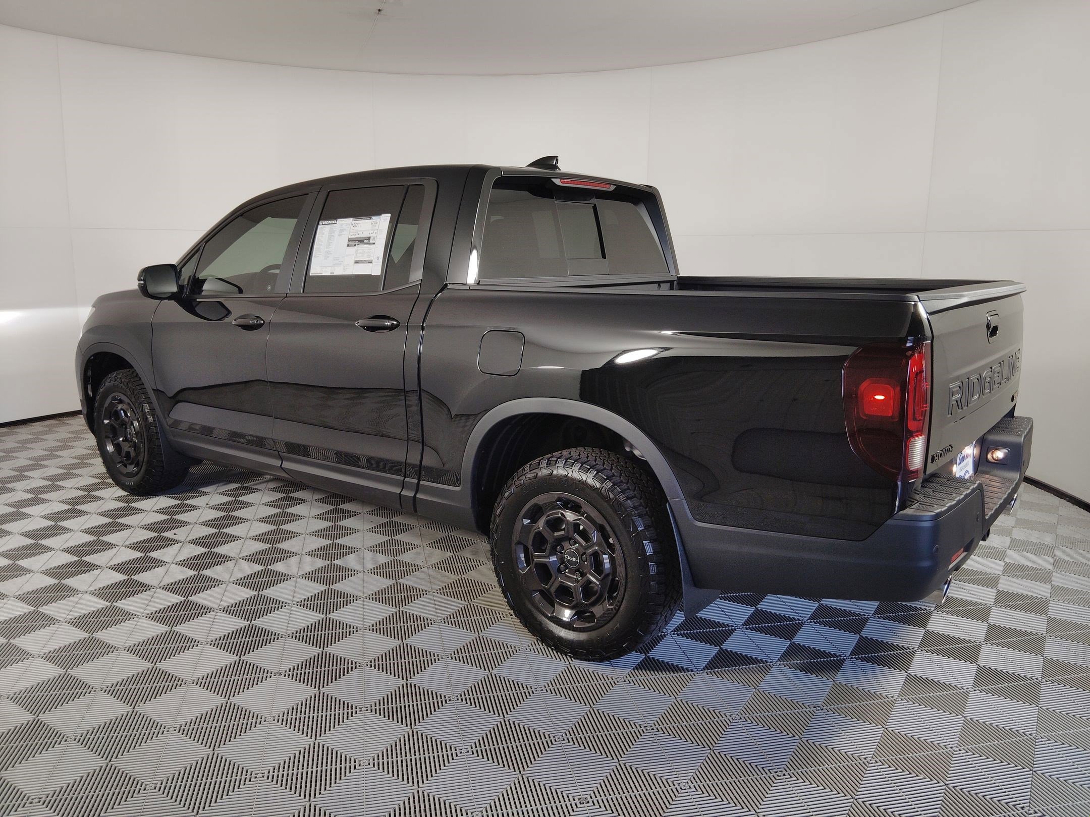 2026 Honda Ridgeline TrailSport photo 2