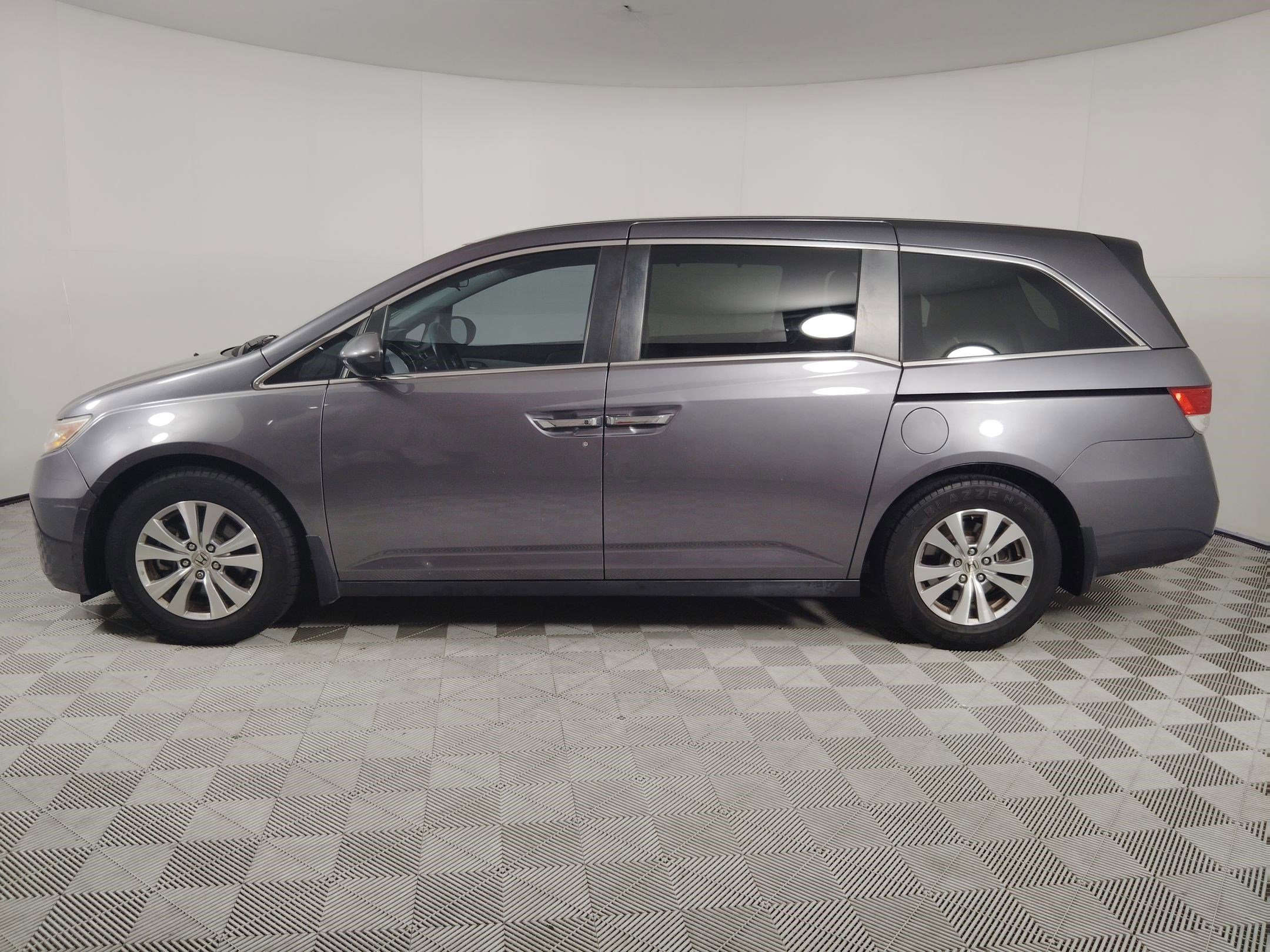 2015 Honda Odyssey EX photo 2