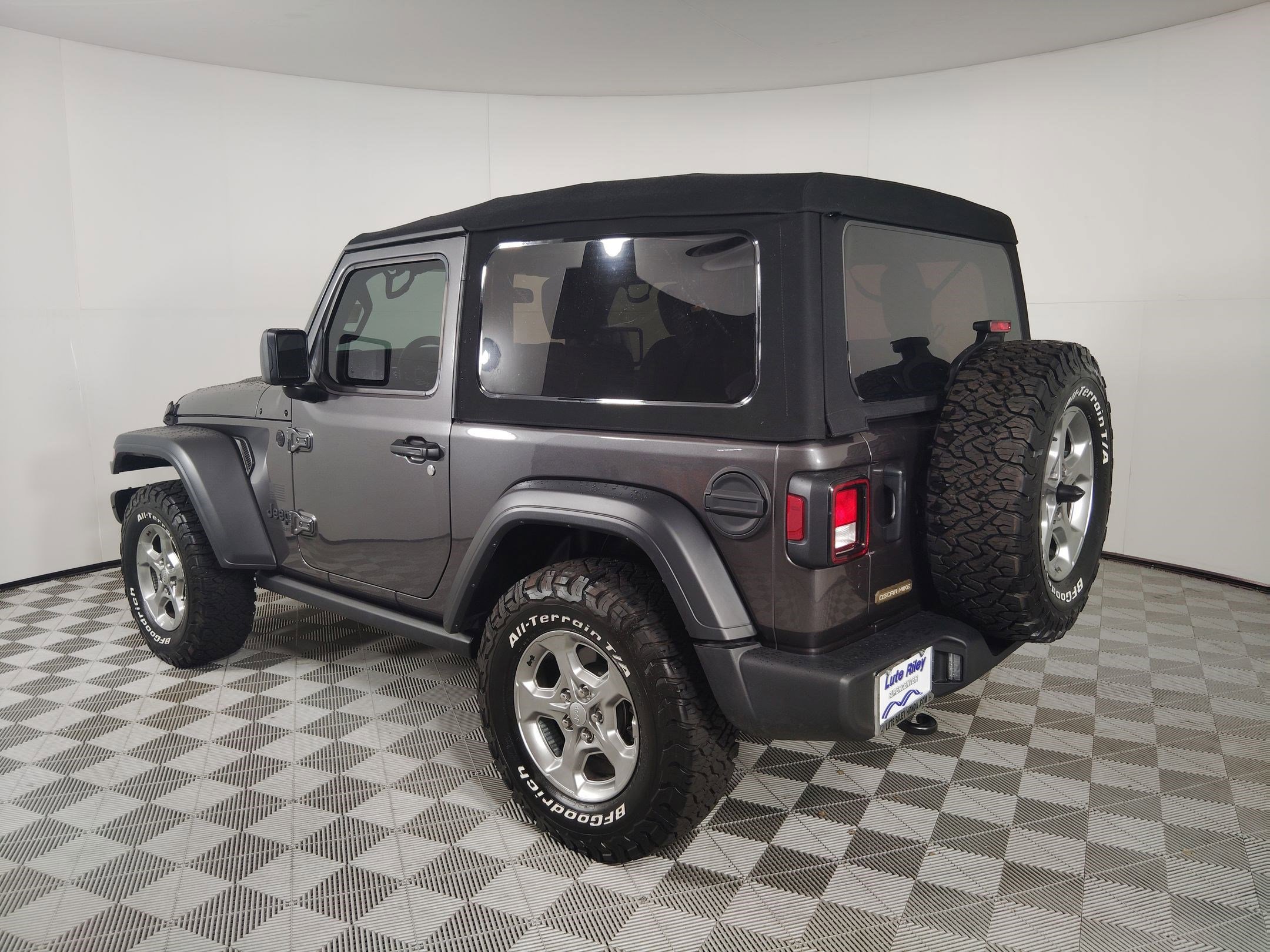 2021 Jeep Wrangler Sport photo 3
