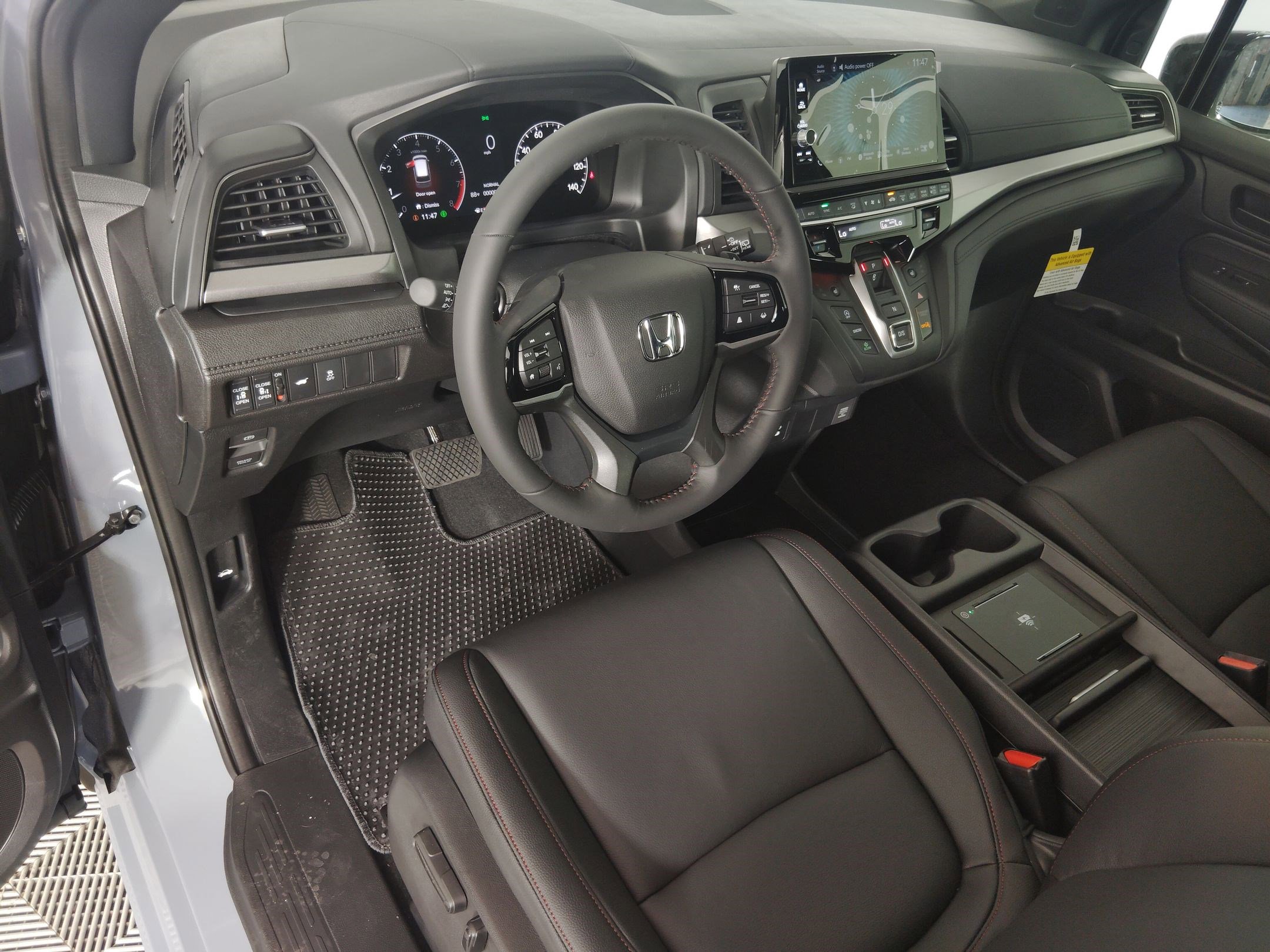 2026 Honda Odyssey photo 3