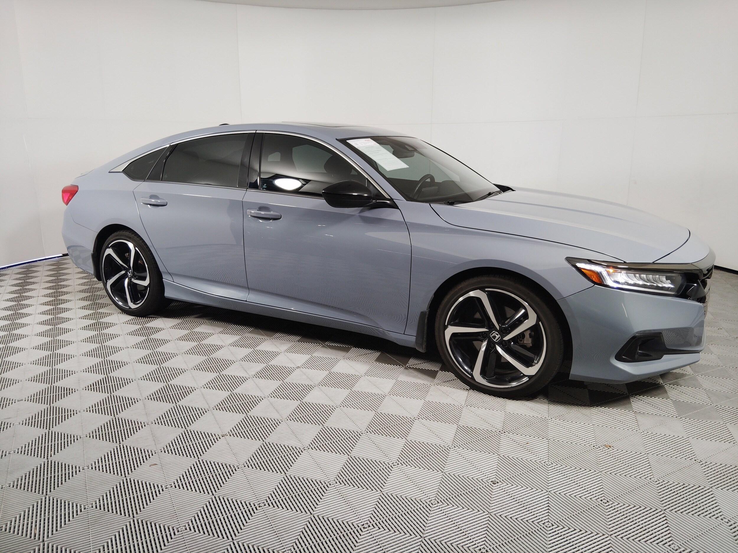 2022 Honda Accord Sport 2.0T photo 2
