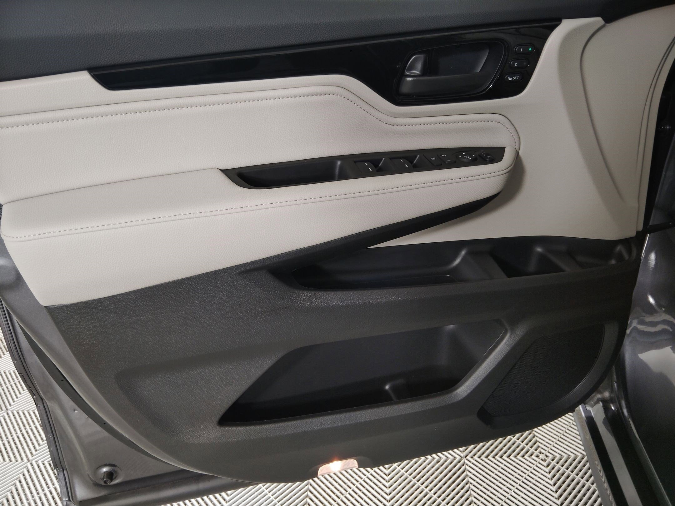 2026 Honda Odyssey Touring - Photo 12