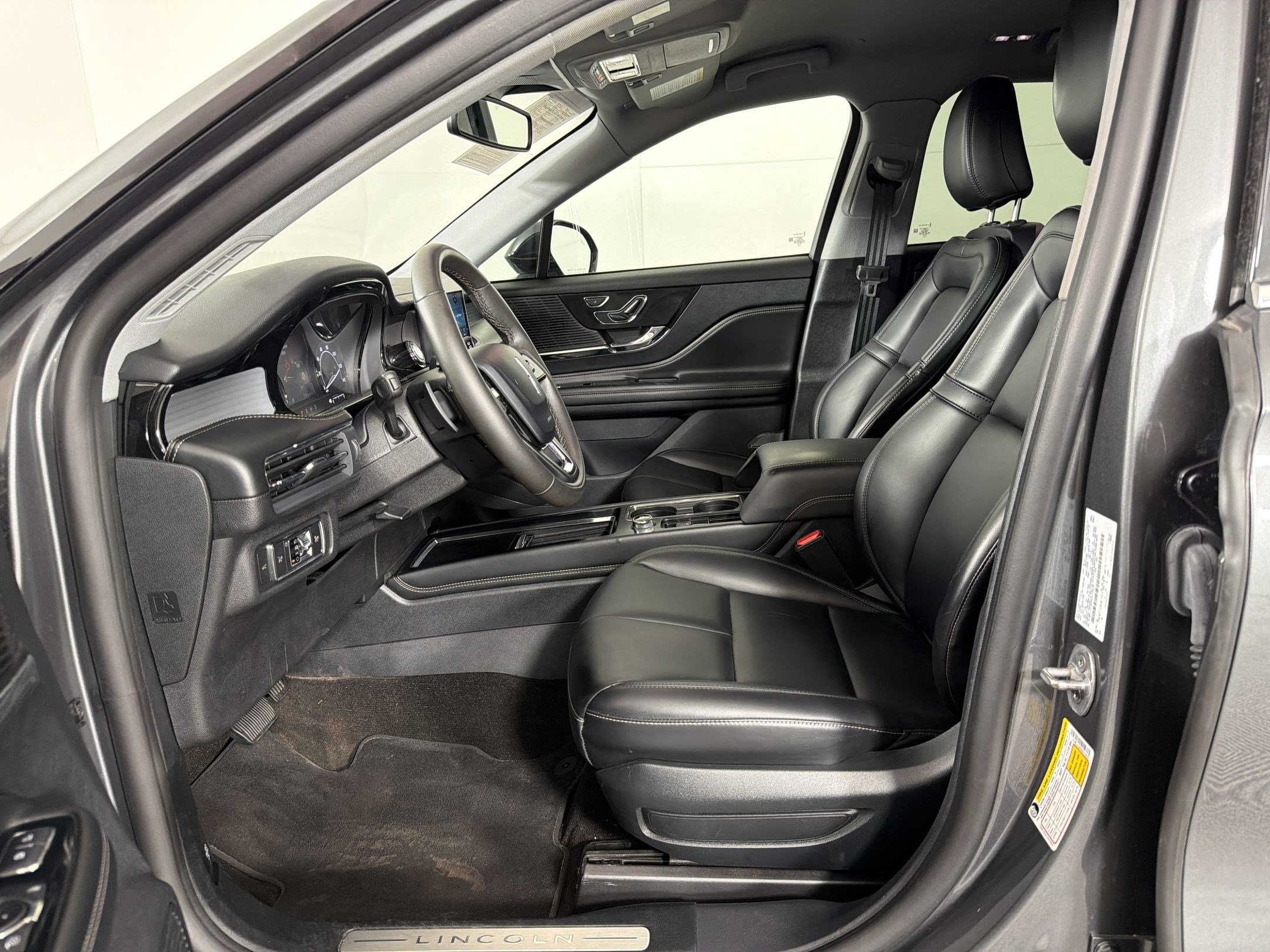 Corsair Standard SUV