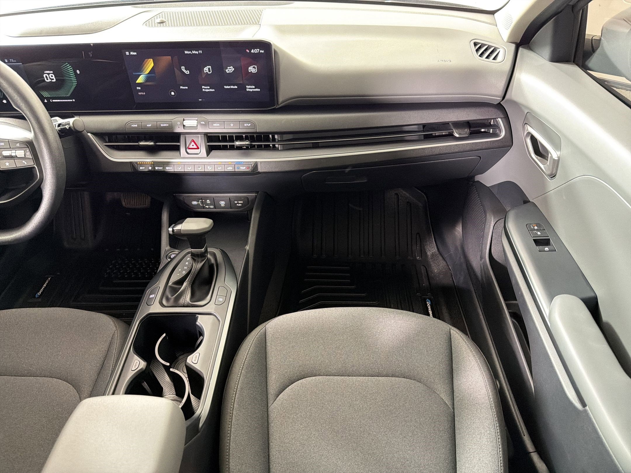 2025 Kia K4 LXS - Photo 27