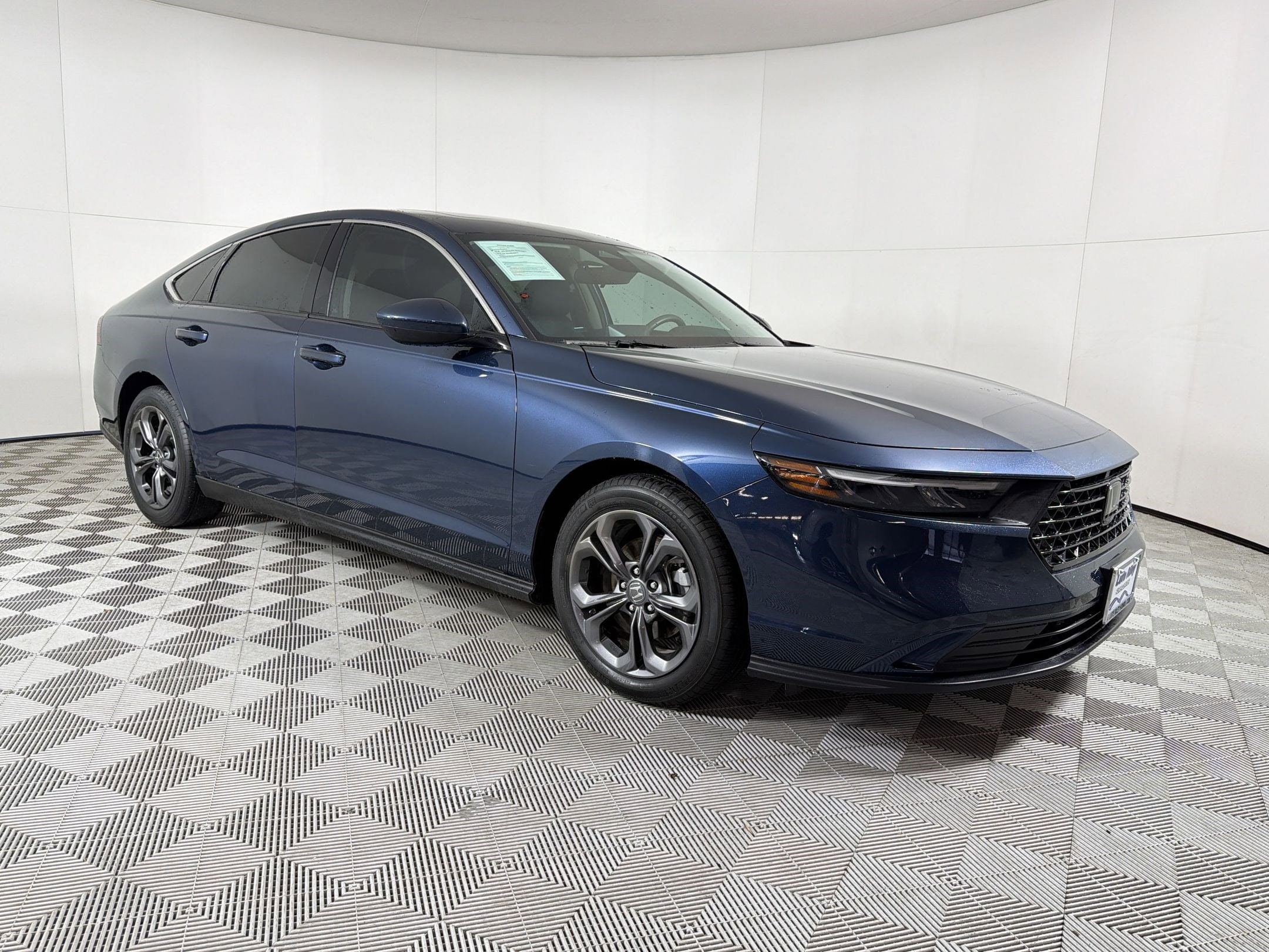 2023 Honda Accord EX - Photo 7