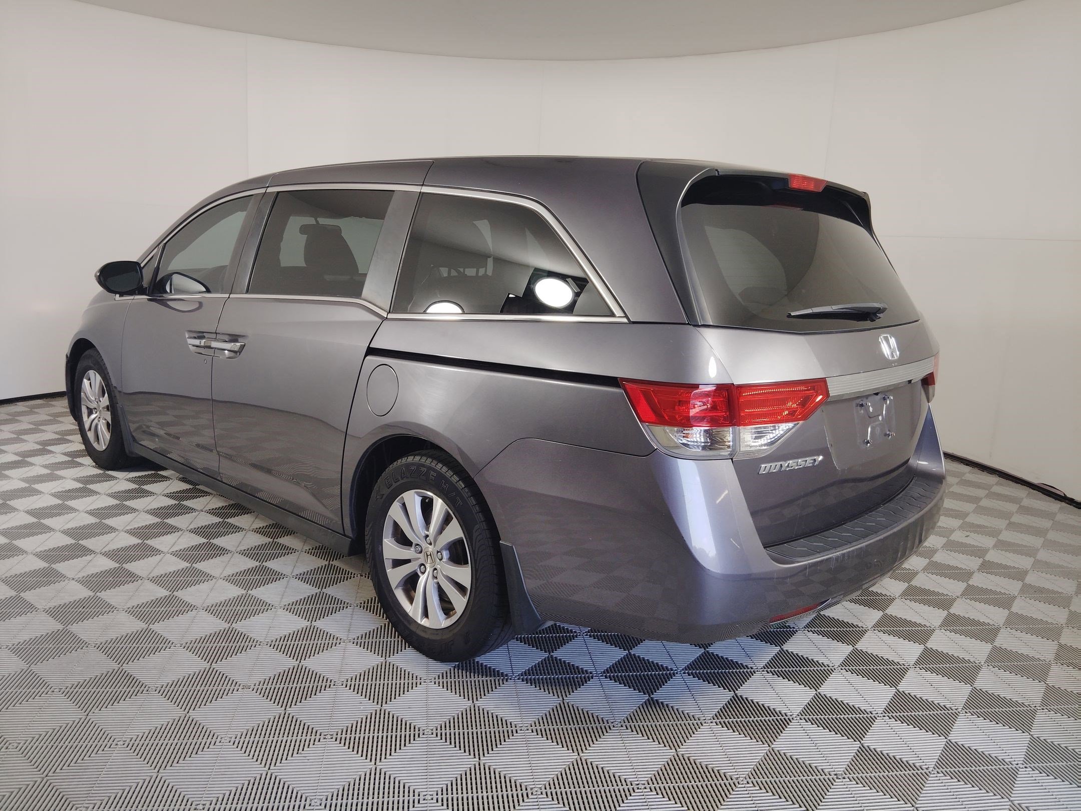 2015 Honda Odyssey EX photo 3