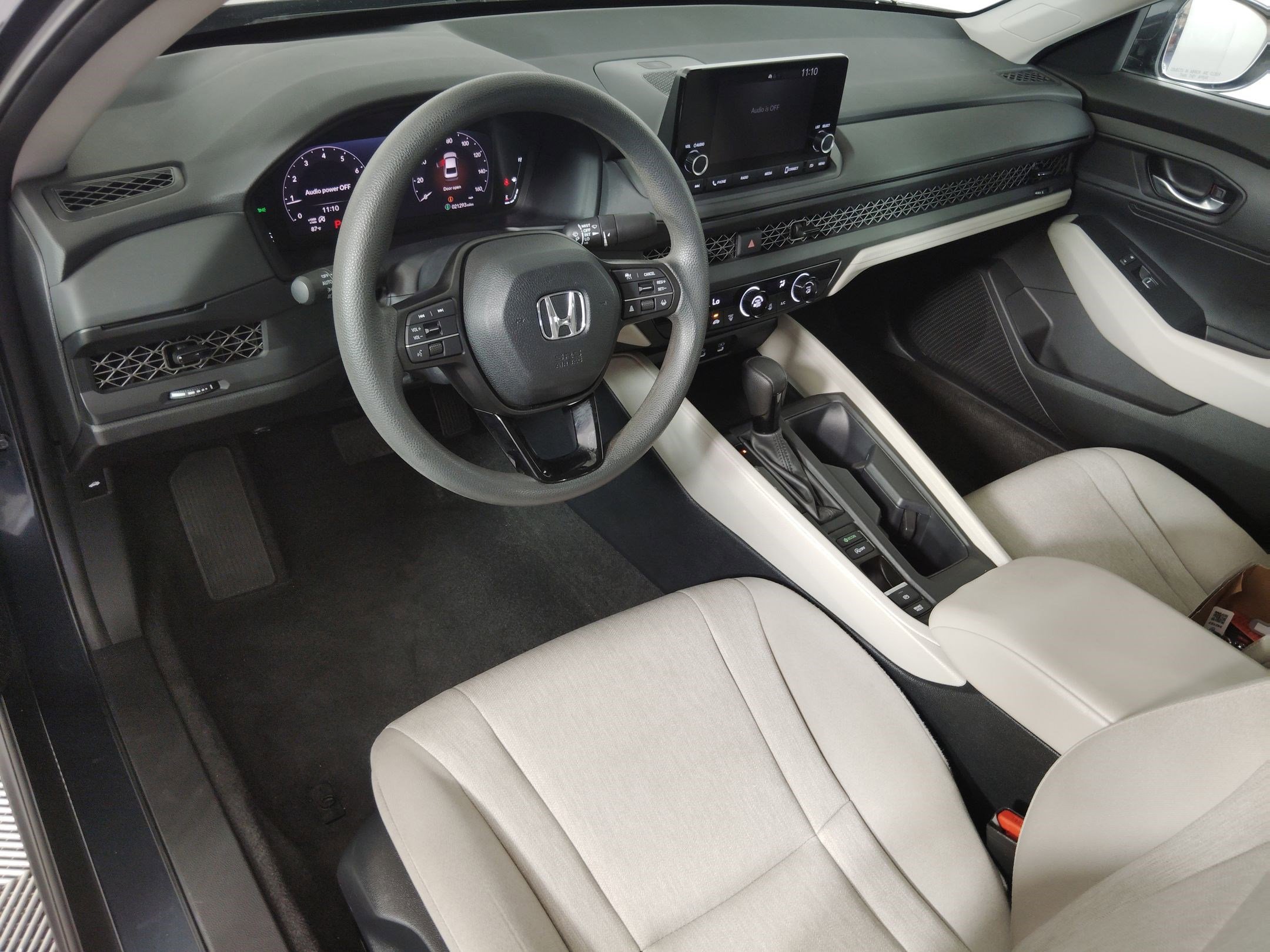 2023 Honda Accord LX photo 4