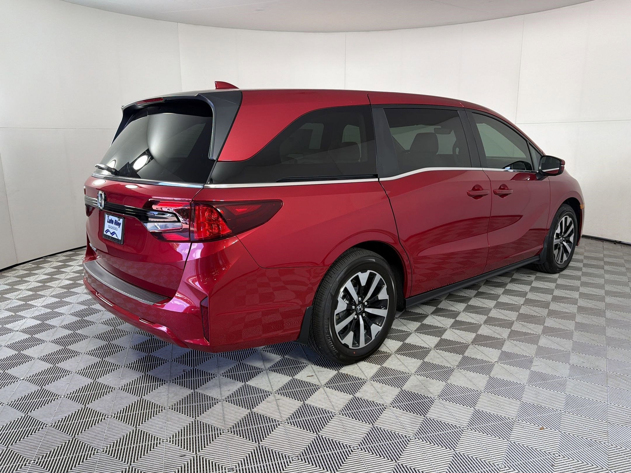 2026 Honda Odyssey EX-L - Photo 9