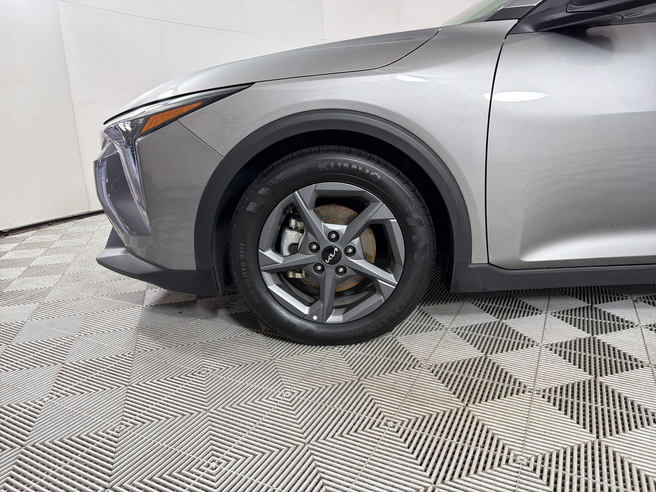2025 Kia K4 LXS - Photo 12