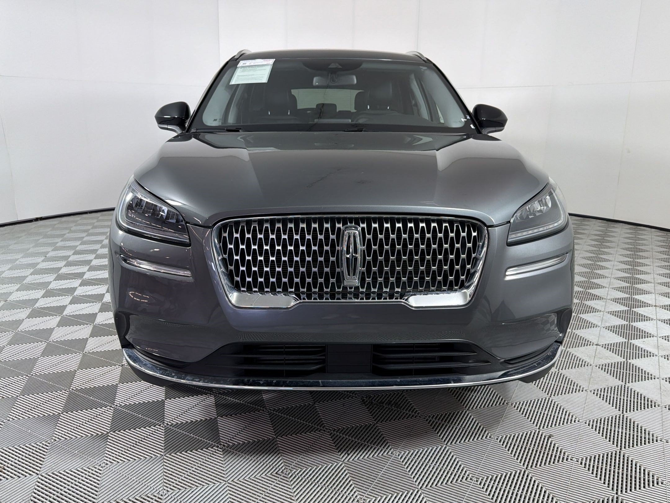 Corsair Standard SUV