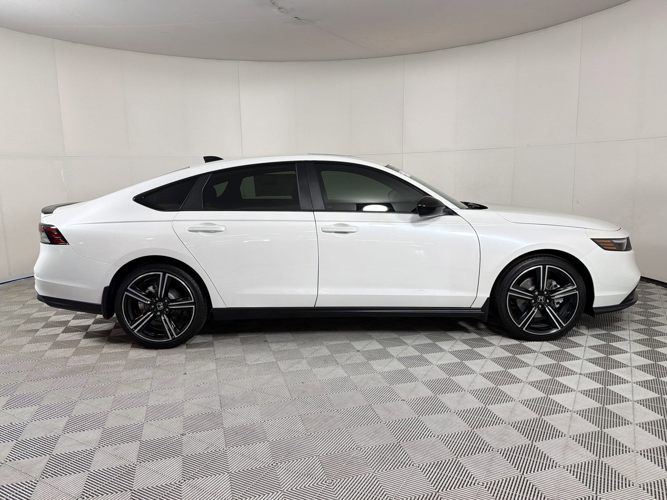 2026 Honda Accord Hybrid Sport - Photo 8