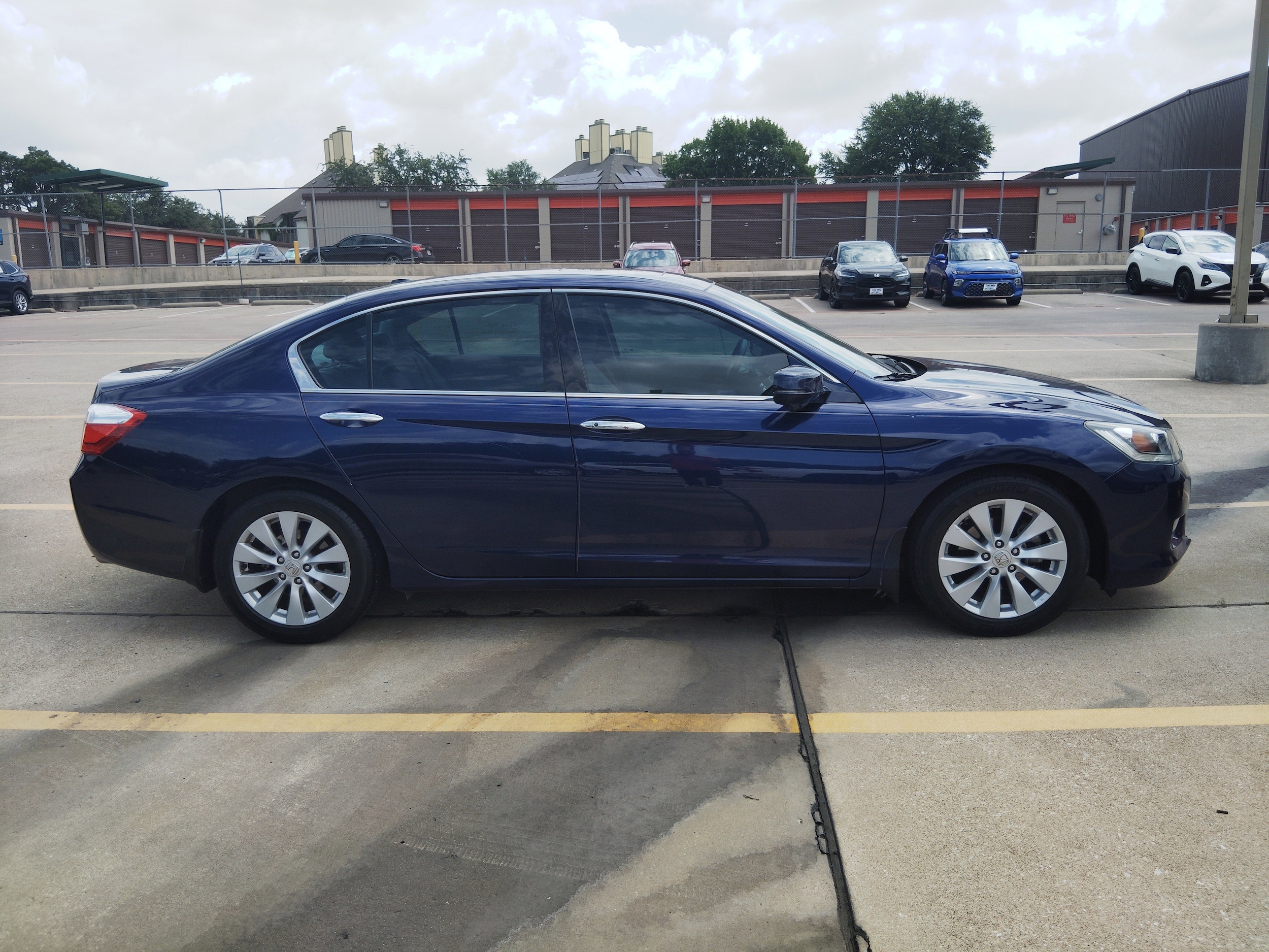 Used 2013 Honda Accord EX-L V6 with VIN 1HGCR3F83DA035599 for sale in Richardson, TX