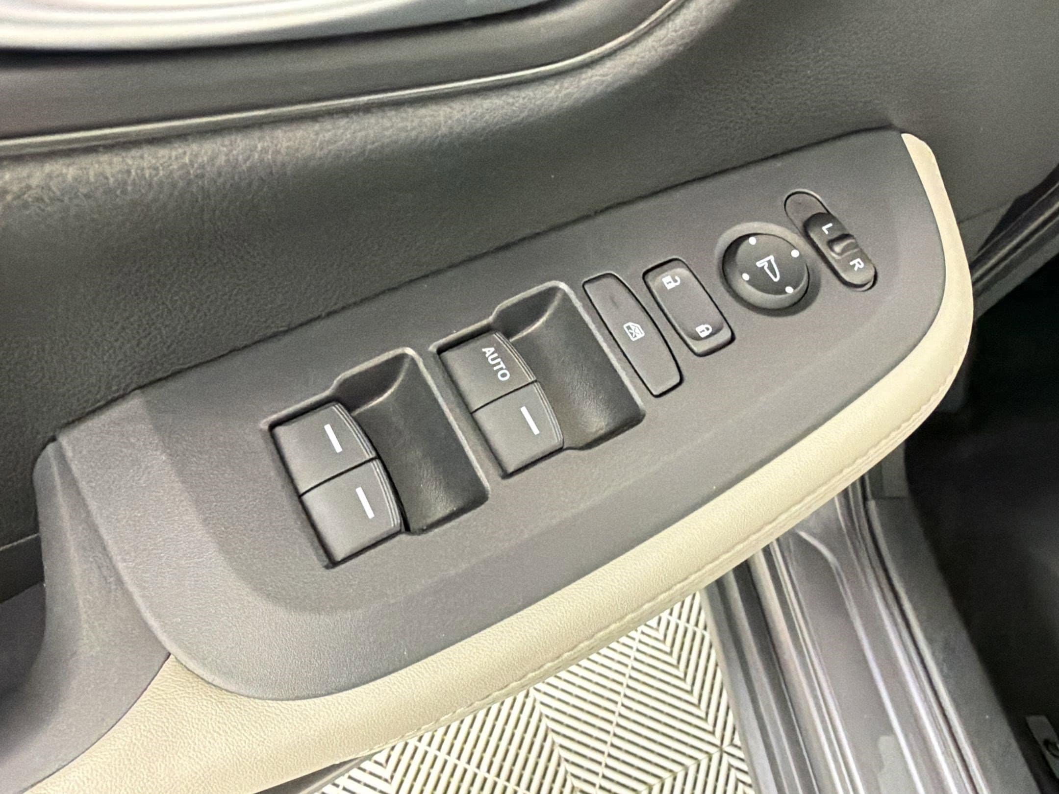2025 Honda HR-V LX - Photo 21