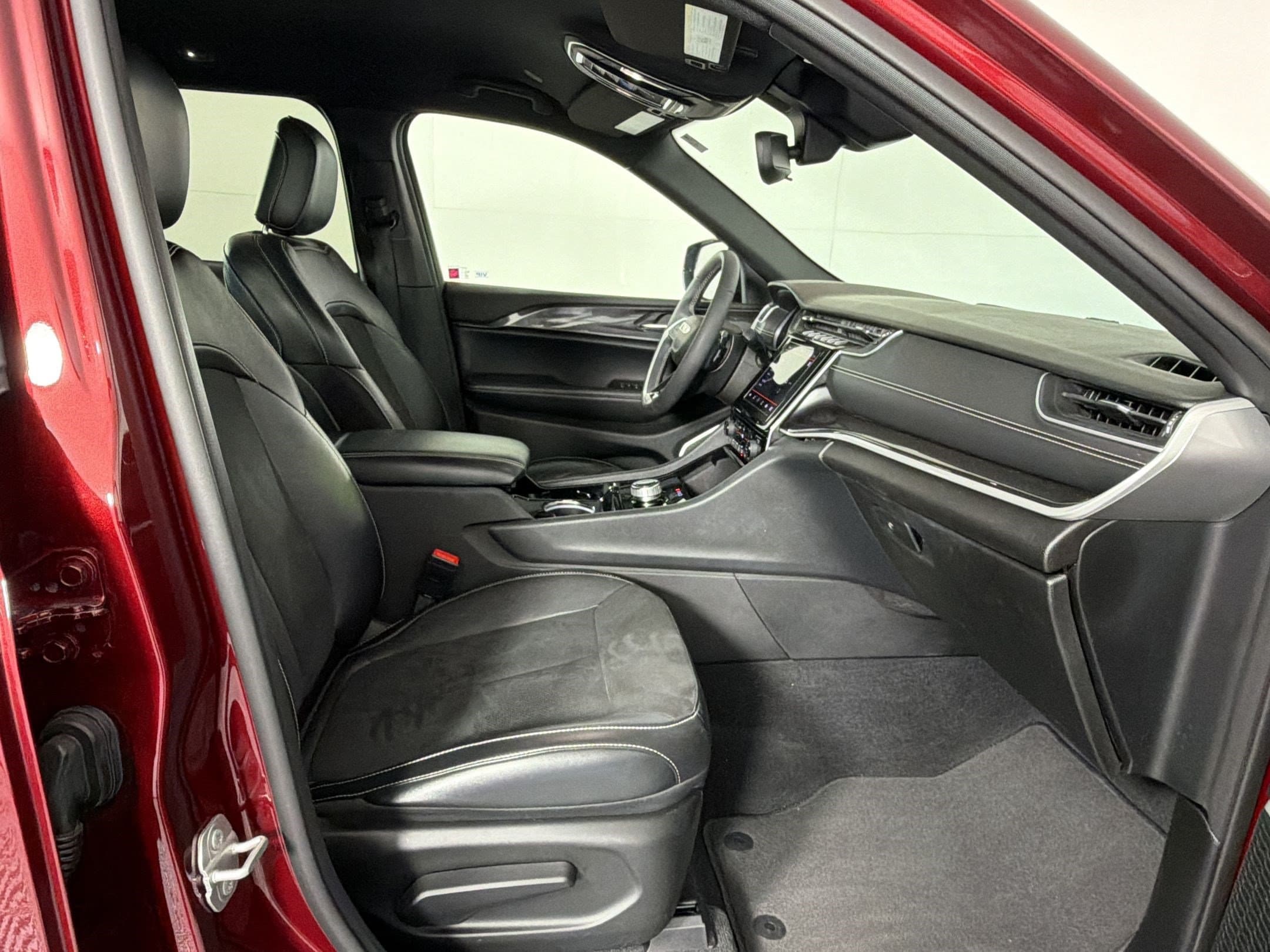 2023 Jeep Grand Cherokee Altitude - Photo 24