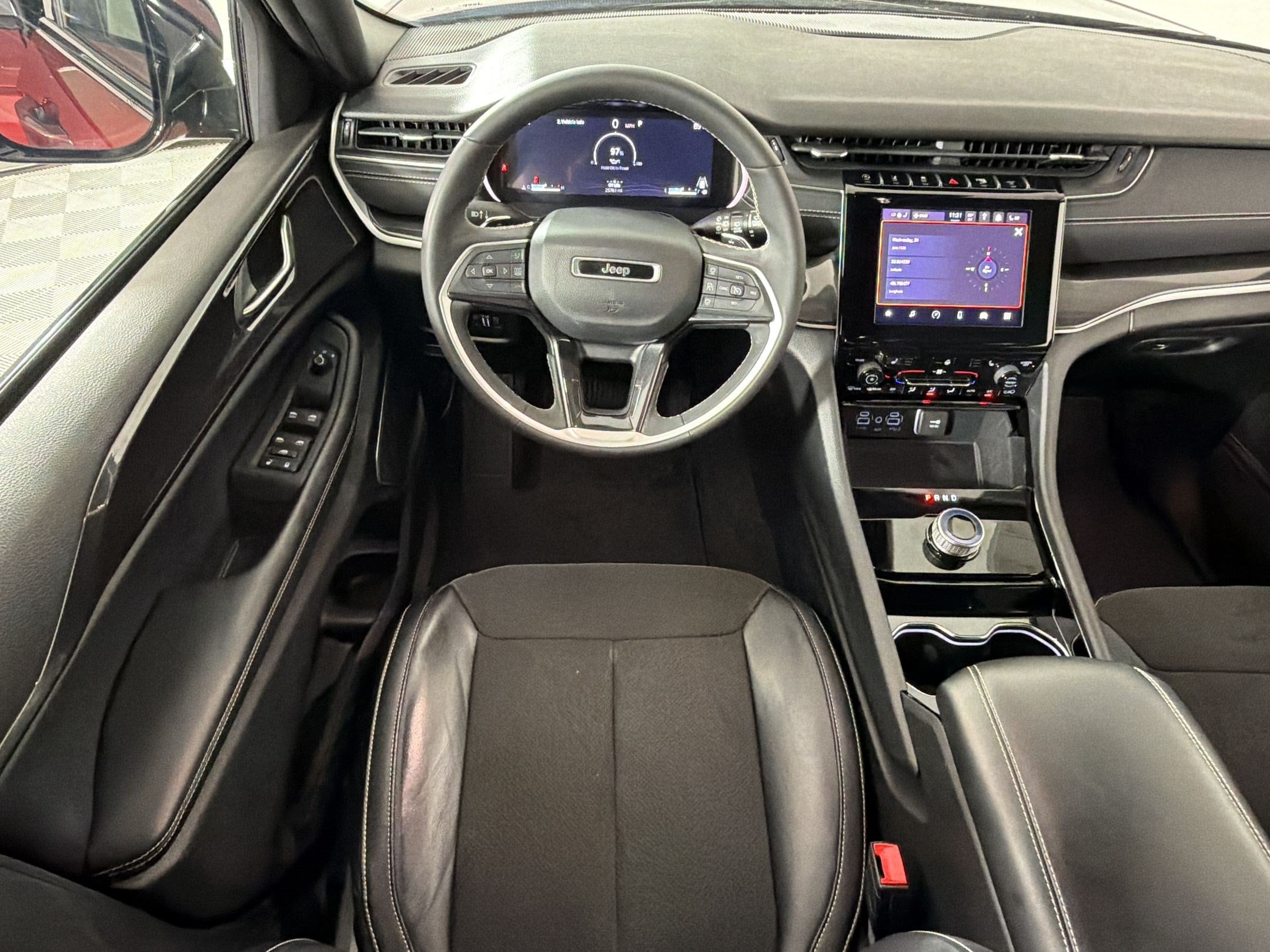 2023 Jeep Grand Cherokee Altitude - Photo 29