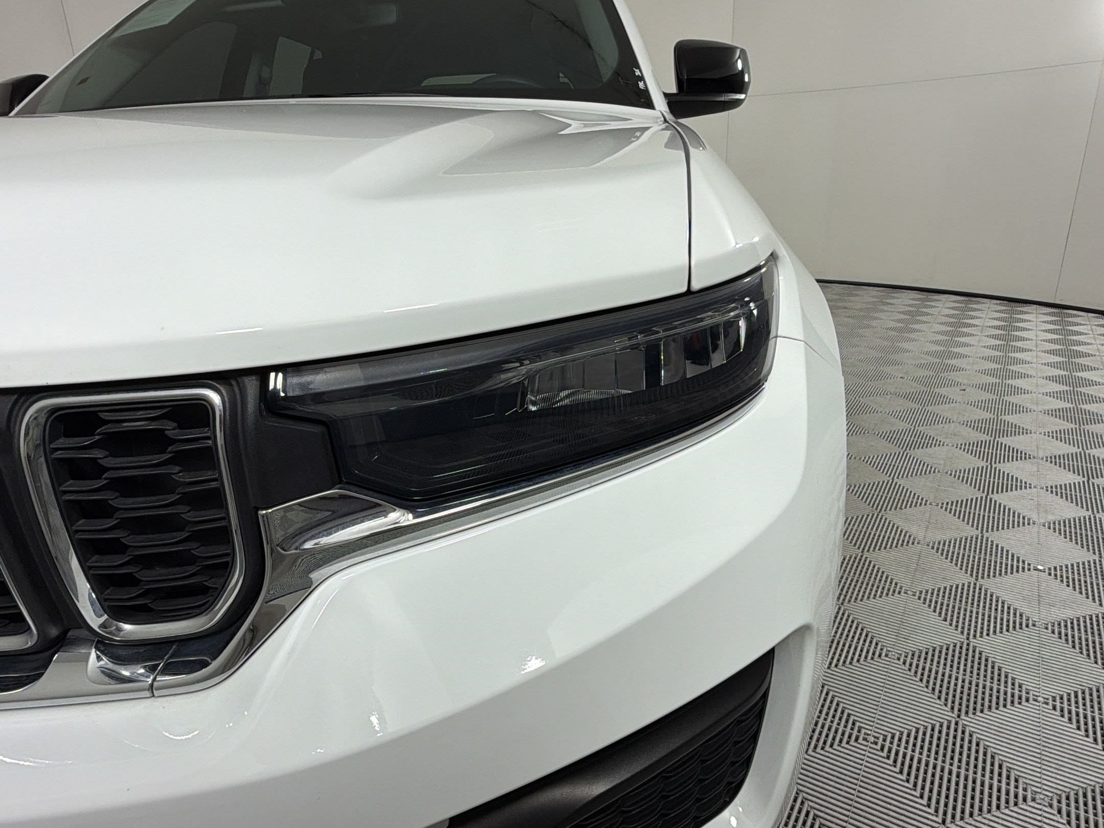 2023 Jeep Grand Cherokee Laredo - Photo 12
