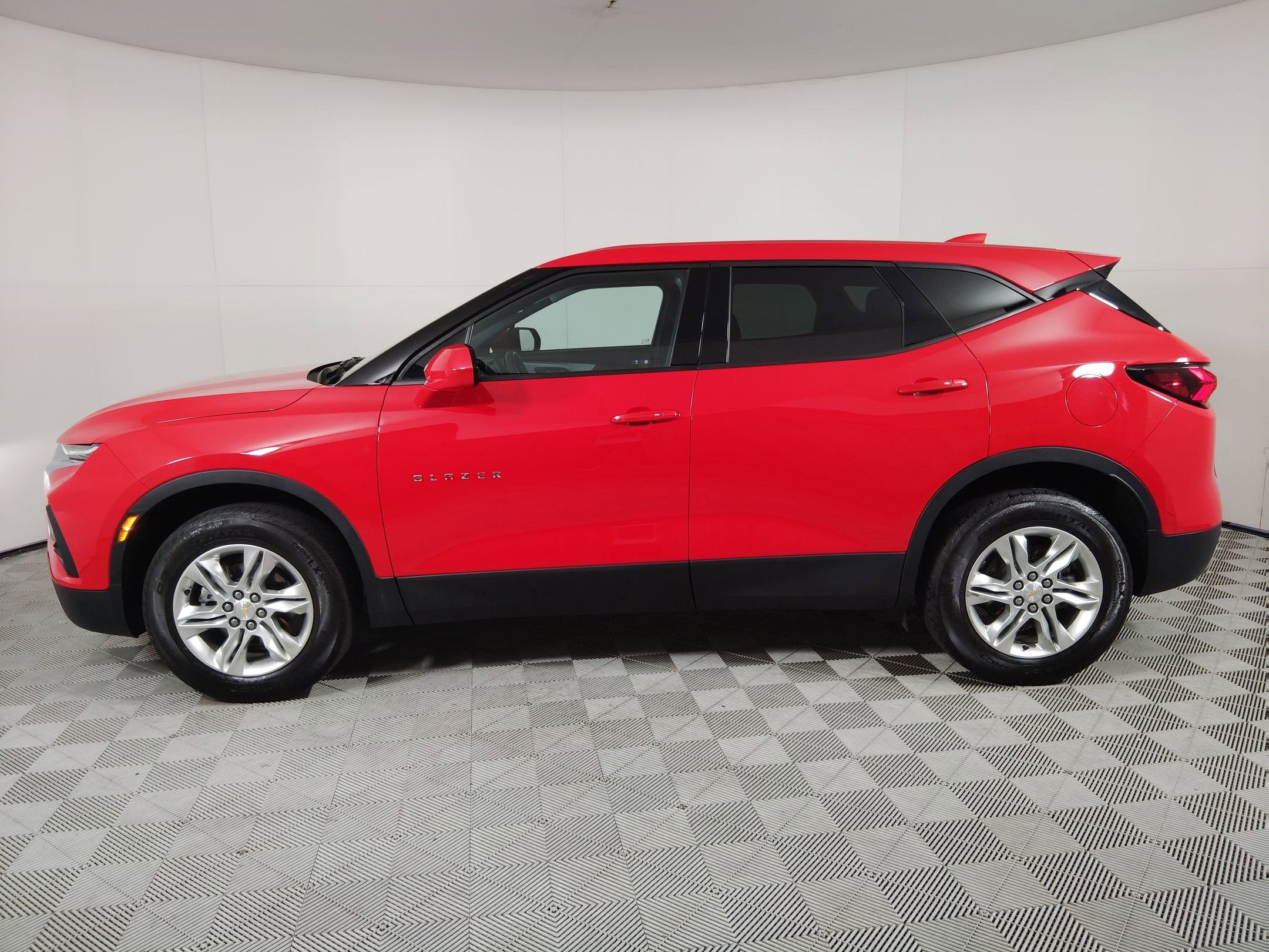 2022 Chevrolet Blazer 2LT photo 2