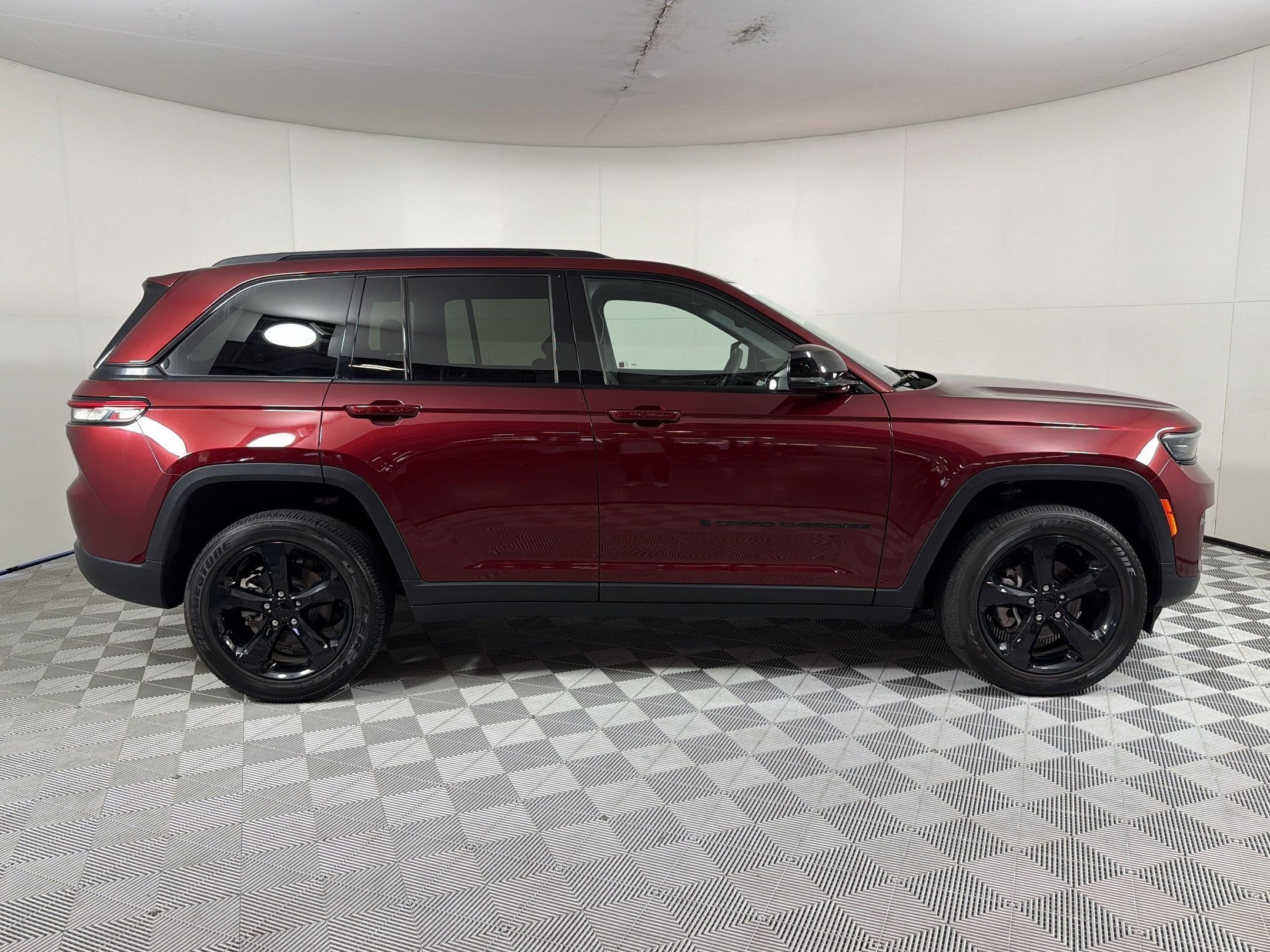 2023 Jeep Grand Cherokee Altitude - Photo 8