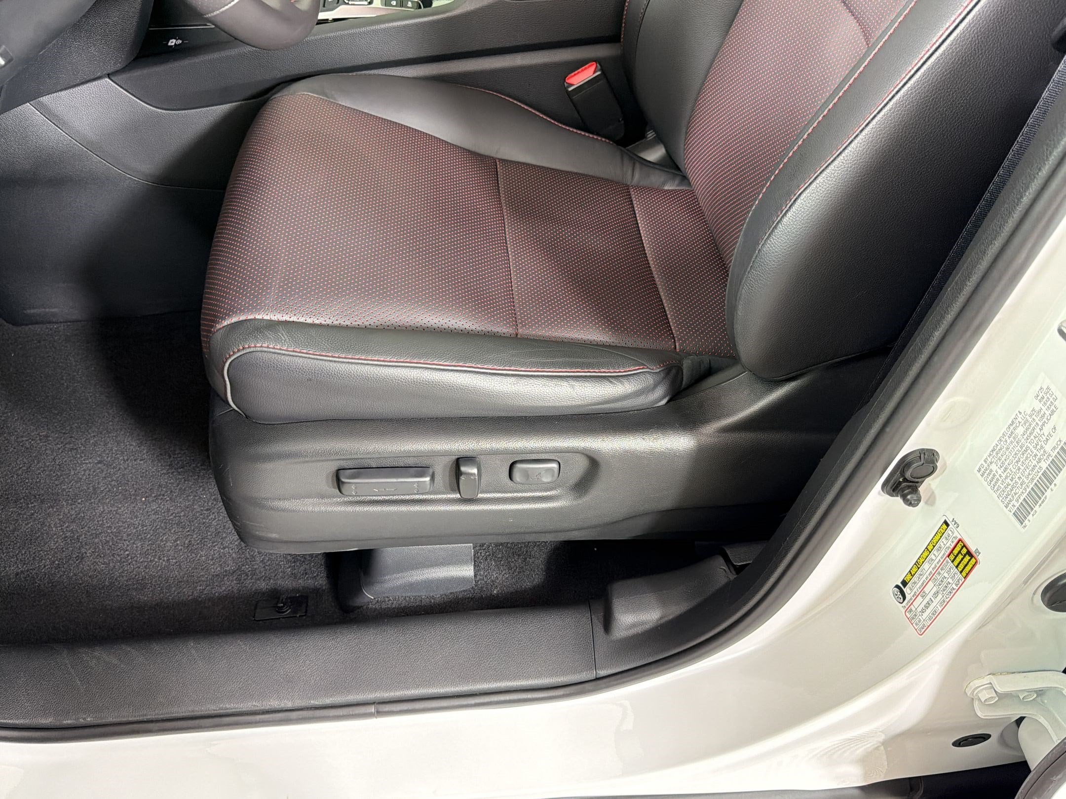 2025 Honda Ridgeline Black Edition - Photo 15
